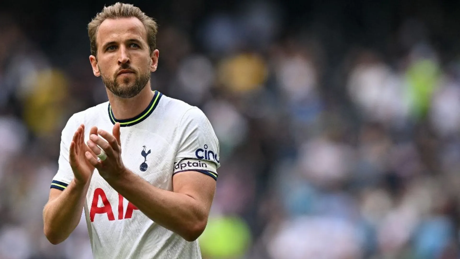 Tottenham Harry Kane signs four-year deal with Bayern Munich, set to fly to Germany on Friday for medical