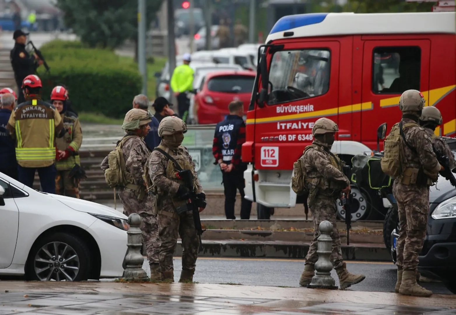 Top 10 world news: Suicide bomb attack close to Turkish parliament, Spain nightclub catches fire, & more