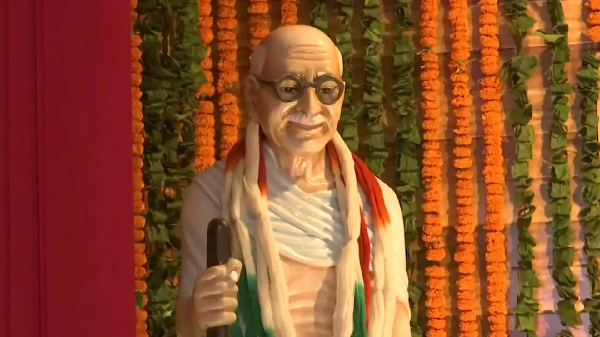 In Pics | PM Modi, President Murmu and others pay tribute to Mahatma Gandhi on his birth anniversary
