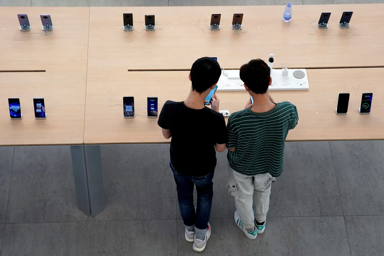 Huawei surge propels China's smartphone market to 11pc growth in October