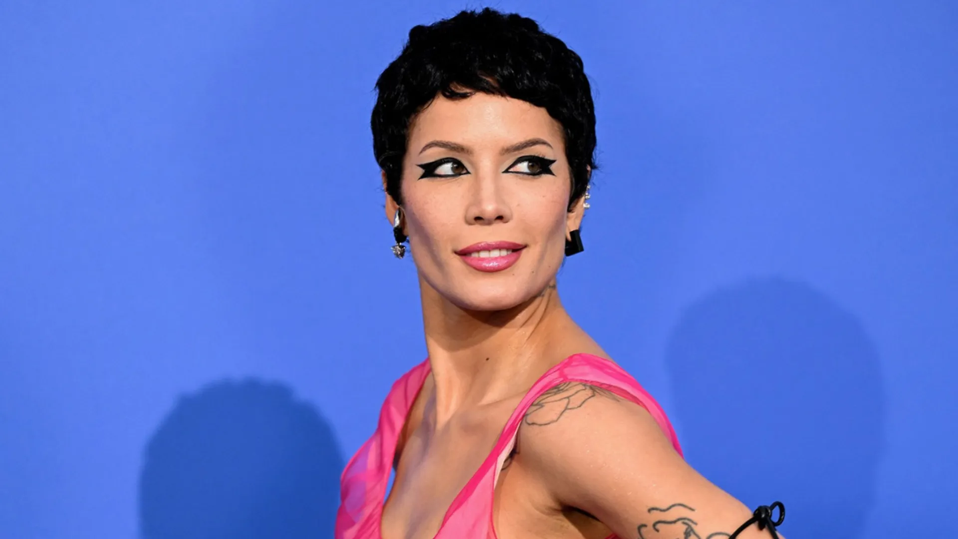 Halsey suffered a miscarriage during a concert: ‘I was just 20, had to wear adult diaper’