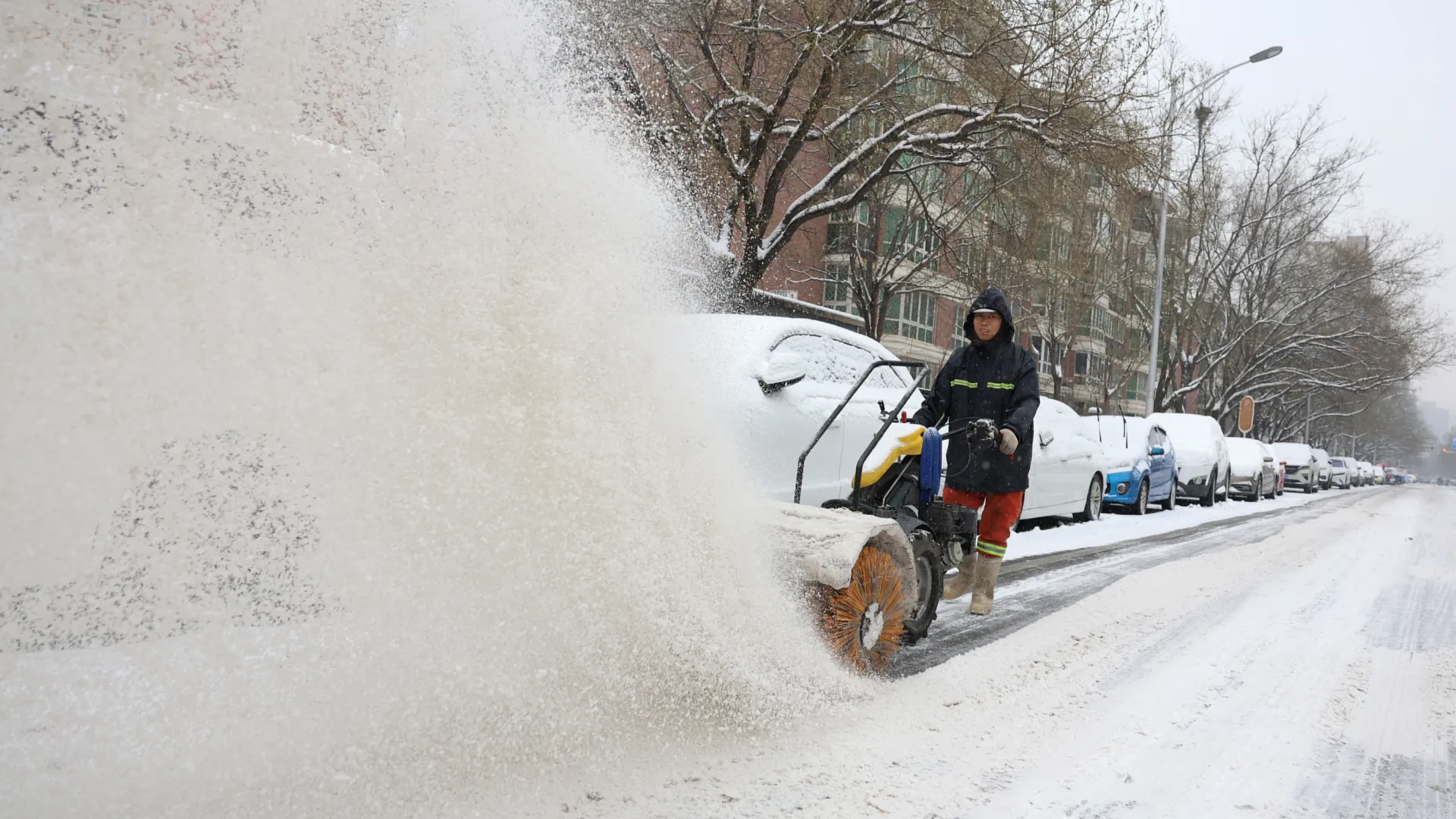 In pics: Deep freeze hits northern China, southern regions prepare for cold snap
