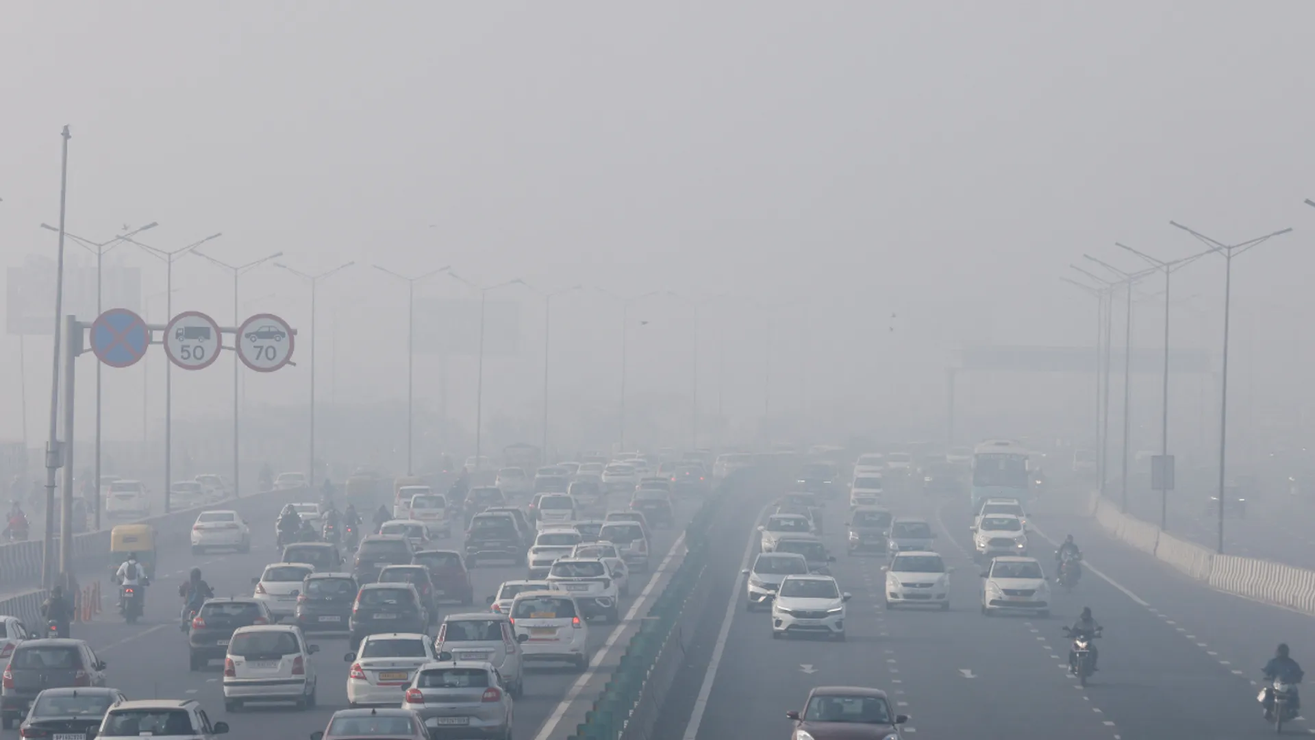 Dense fog envelops India’s capital amid intense cold wave, visibility drops to just 50 metres