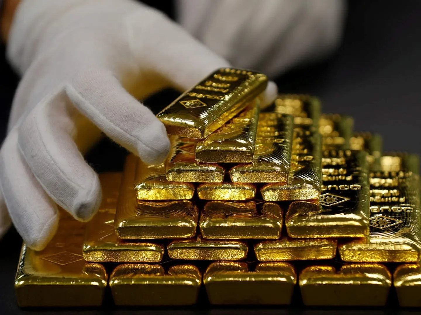 Gold holds steady as Iran strikes trigger increased safe-haven buying