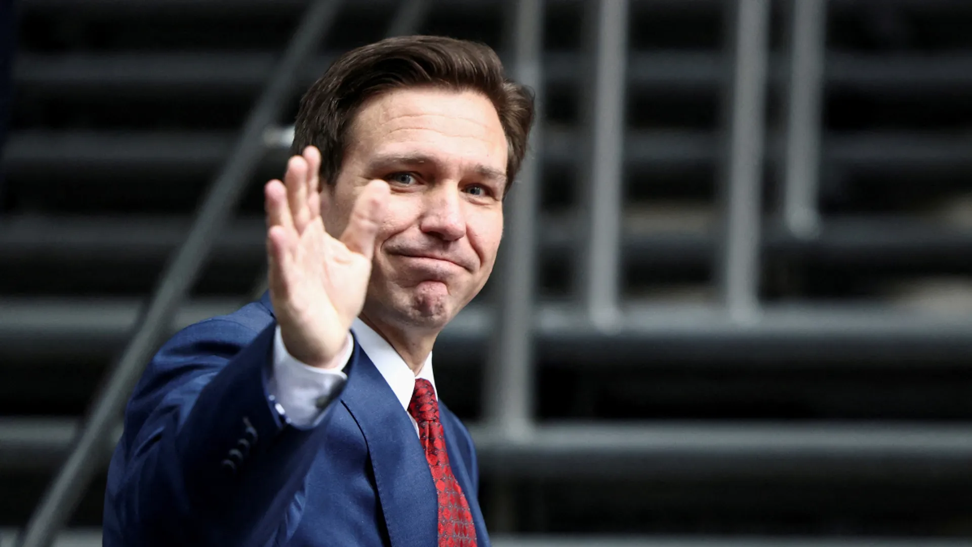 Ron DeSantis drops out of US presidential race, extends support to Trump
