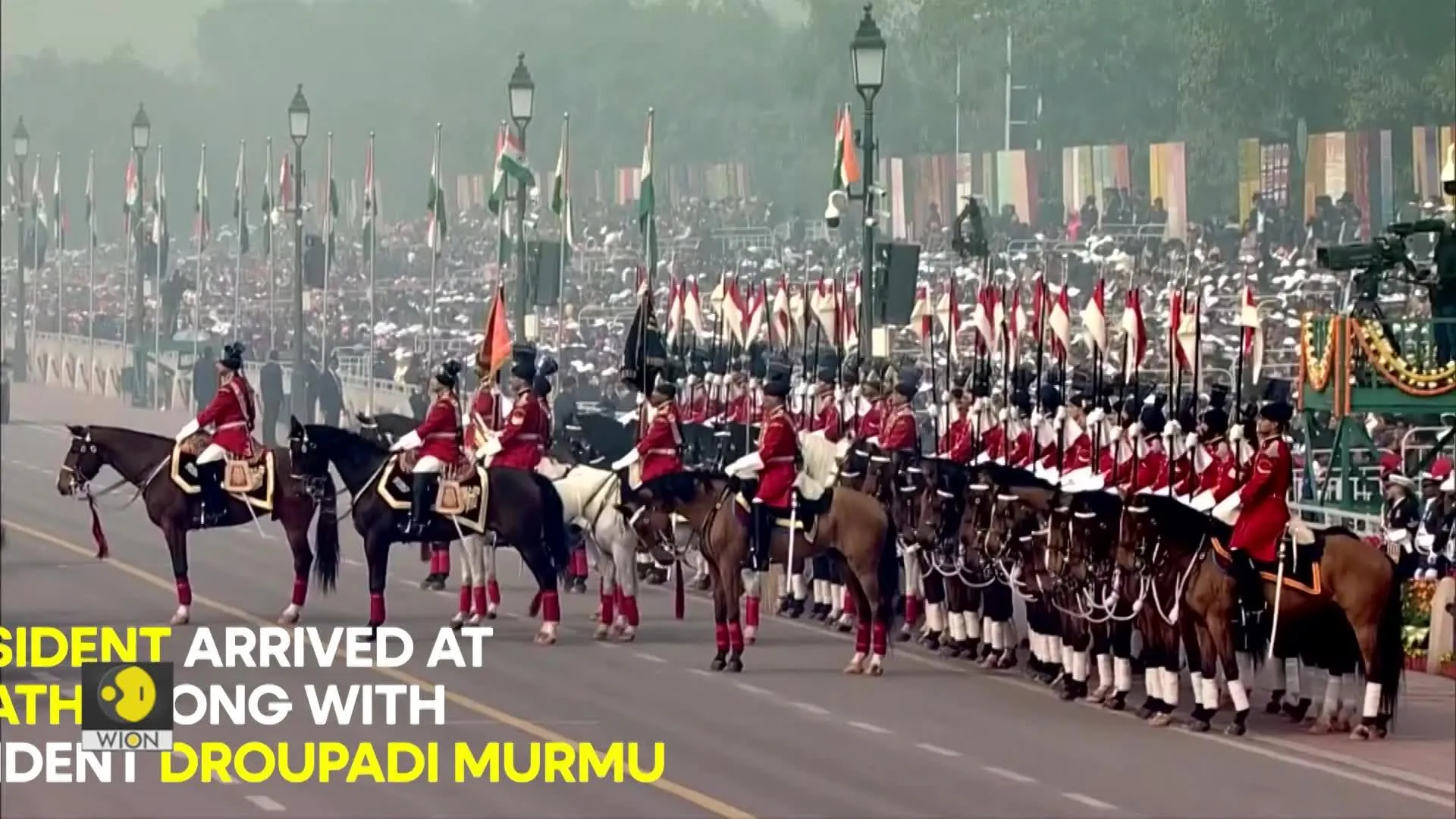 India Republic Day 2024: French President arrives at Kartavya path along with President Murmu