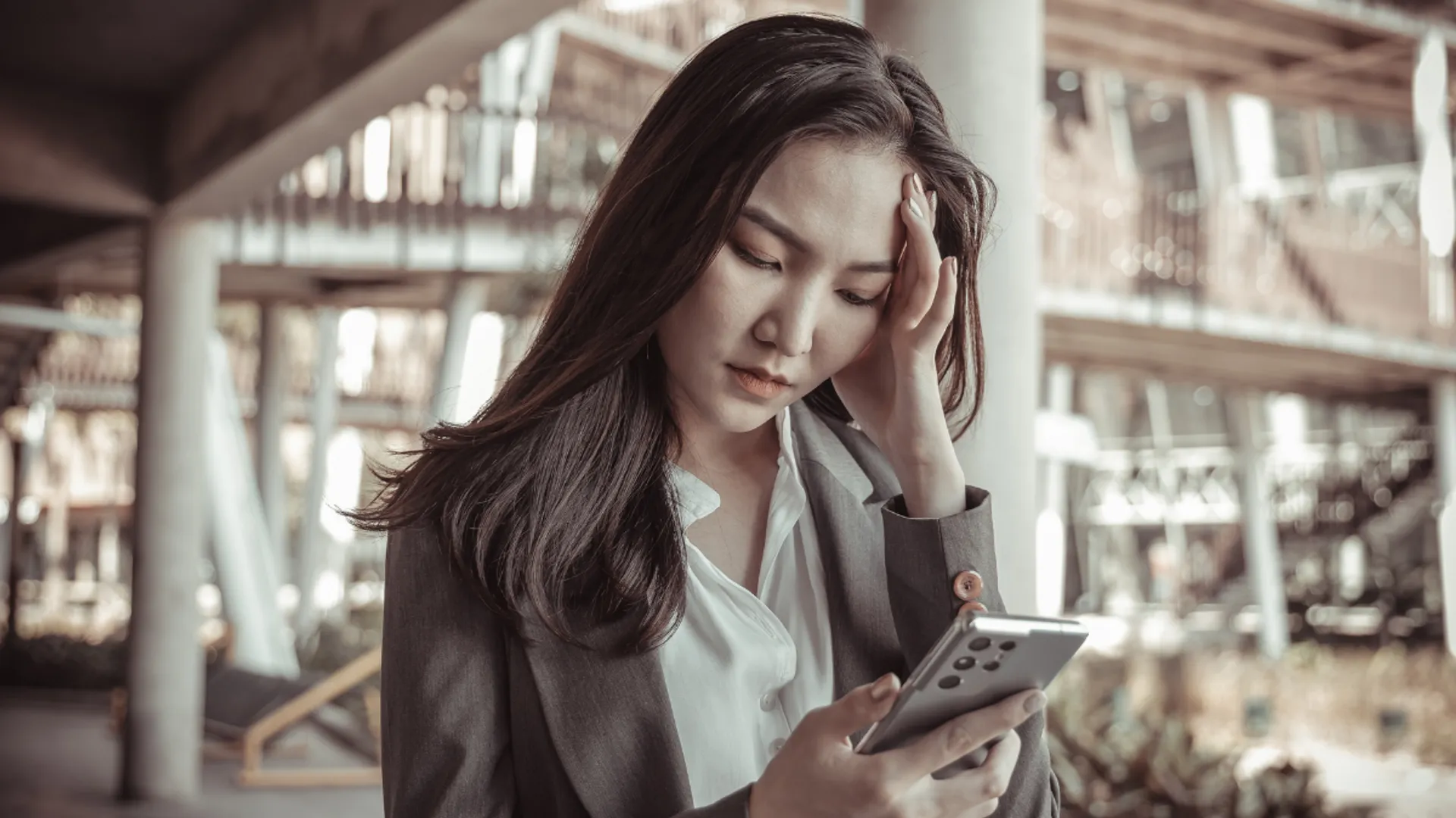 'Right to ignore': Australia to allow workers to shun calls, texts from bosses after work hours