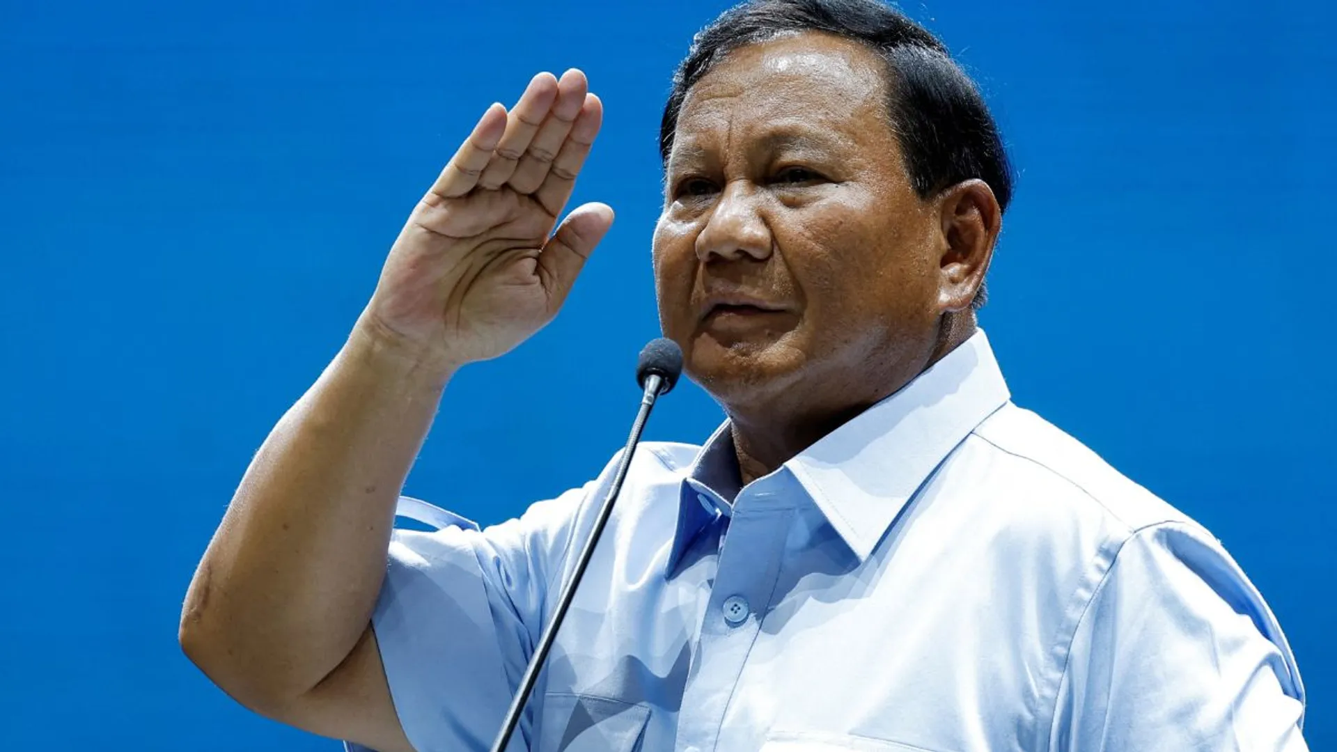 Days ahead of Indonesia presidential elections, frontrunner Subianto skips press freedom event