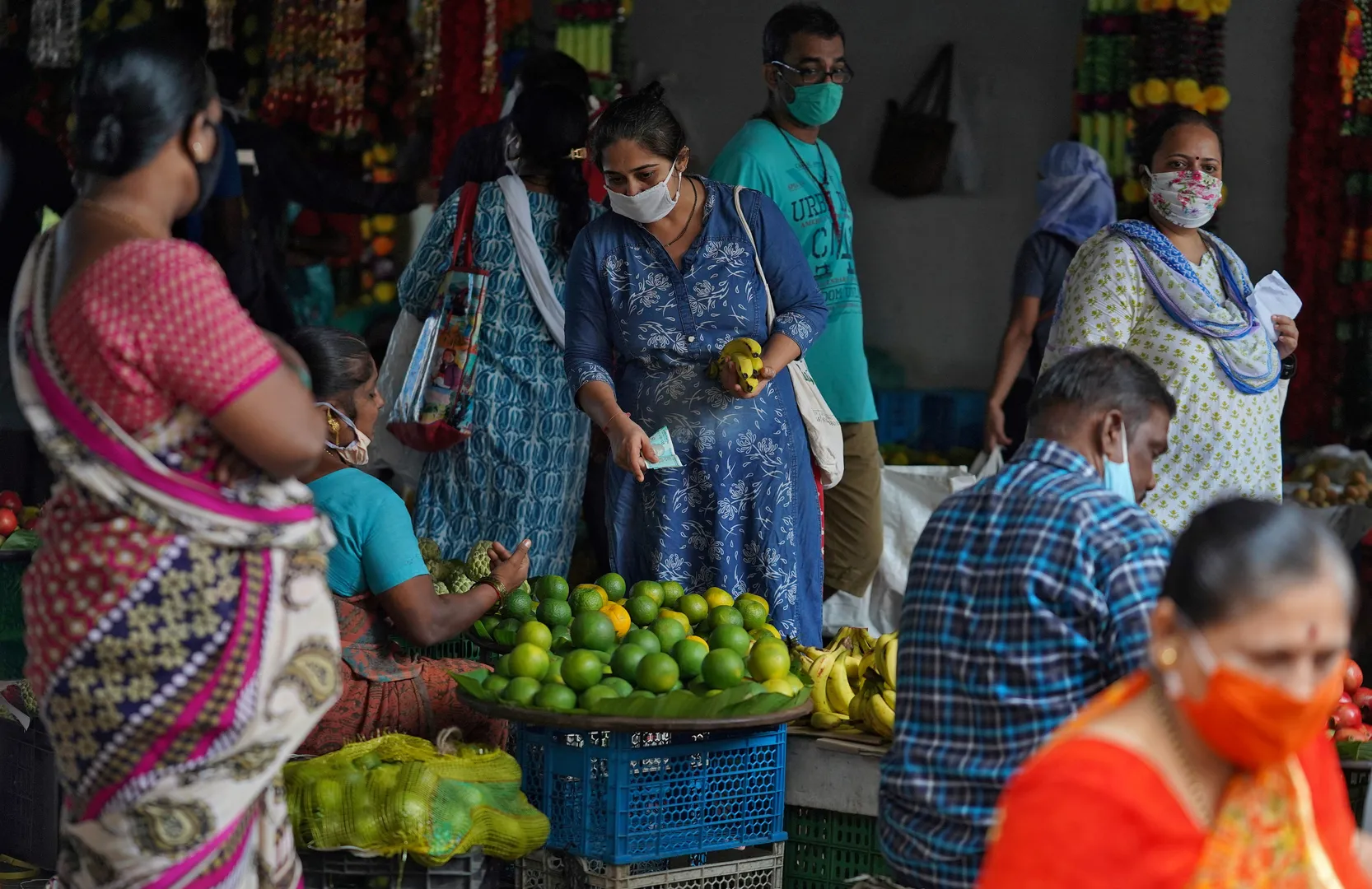 India's retail inflation slips to 3-month low, yet rate cuts unlikely amid lingering concerns