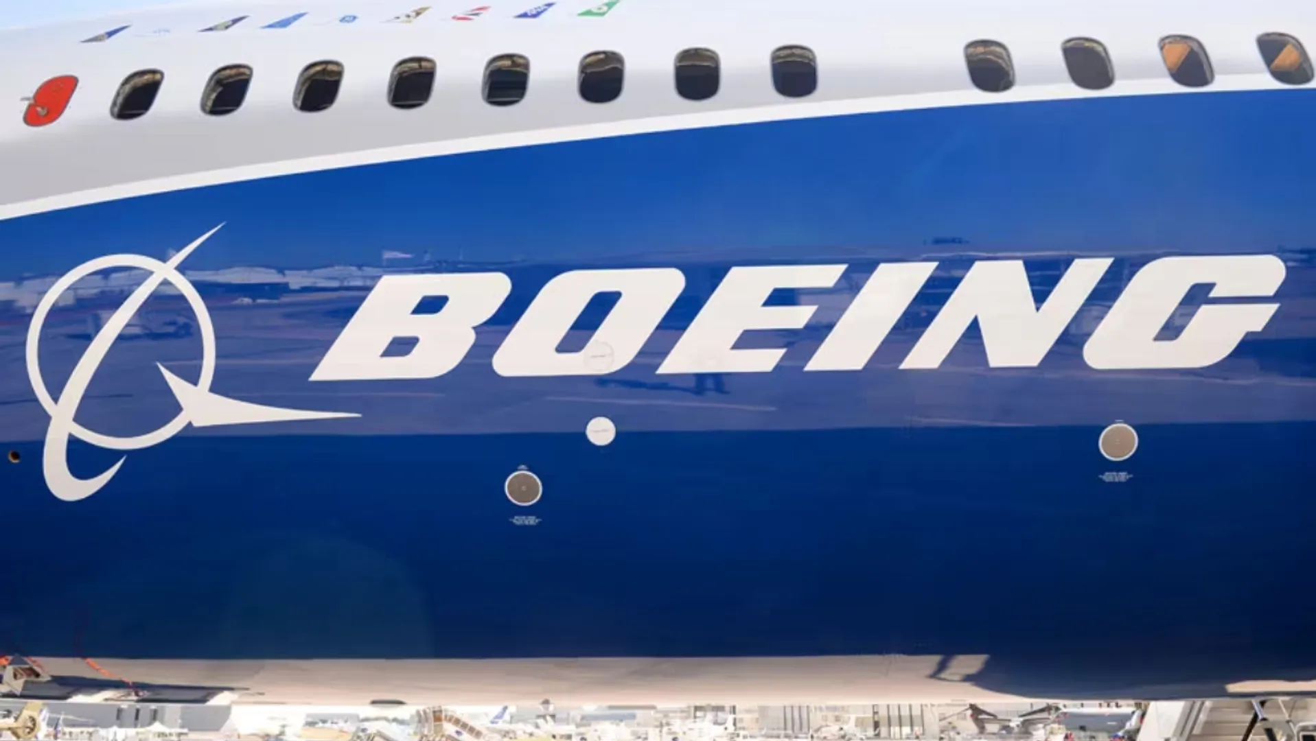 US regulators give Boeing 90 days to provide quality control plan