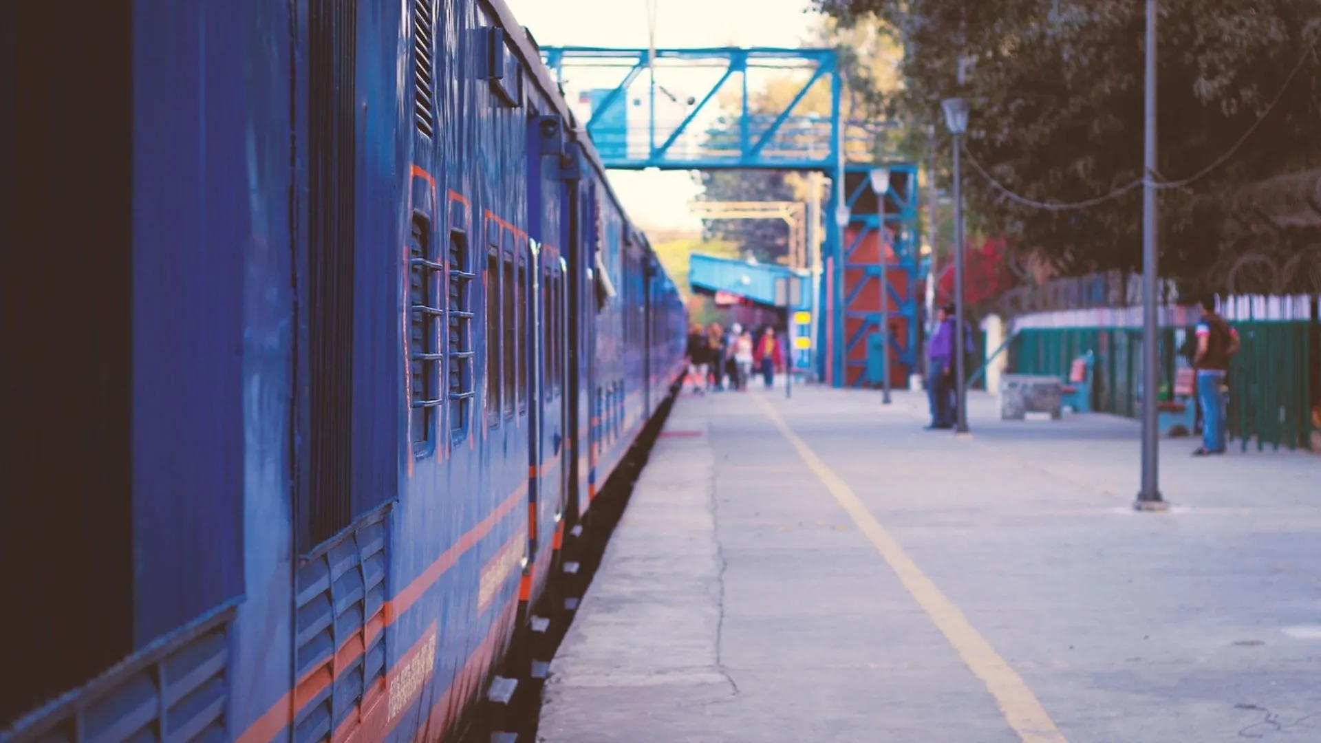 Indian woman gives birth on moving train. This is what happened next