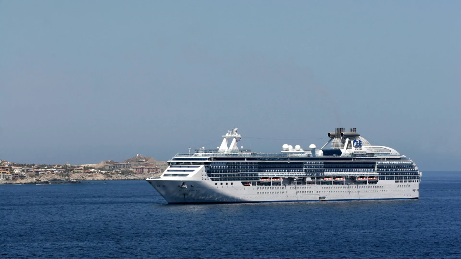 Father of Florida man who jumped from cruise ship believes his son is alive: Report