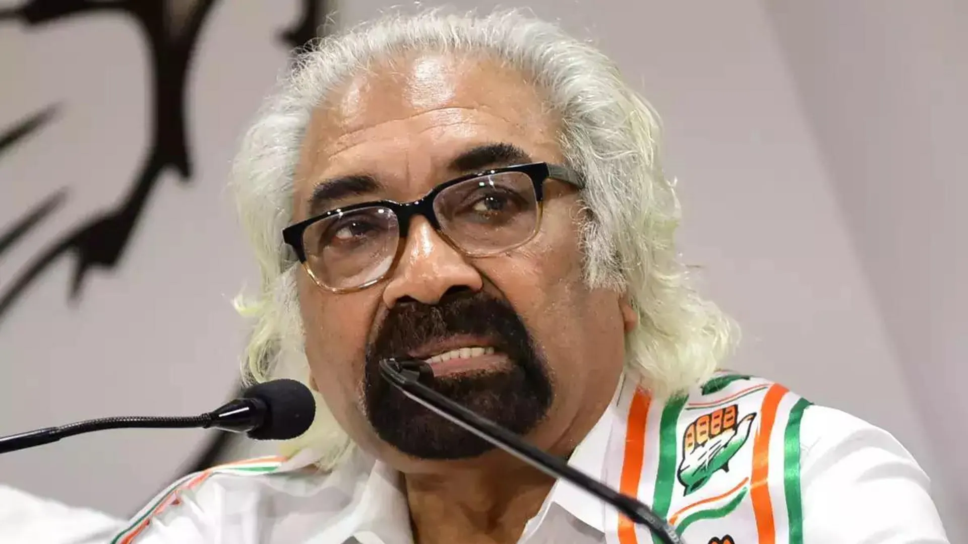 Rahul more intellectual, better strategist than Rajiv Gandhi, says Sam Pitroda