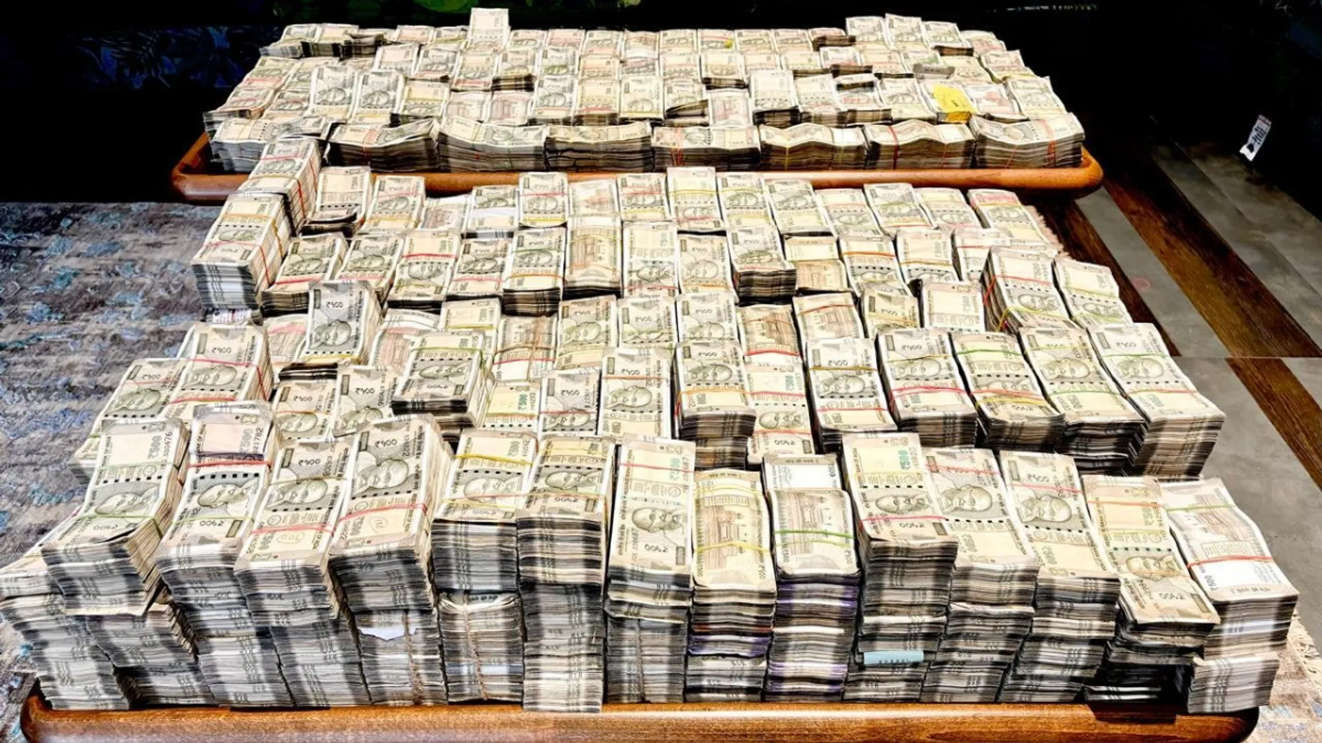 Income Tax dept raids Surana Jewellers in Nashik, seizes $3.1 million in cash, assets worth $10.8 million