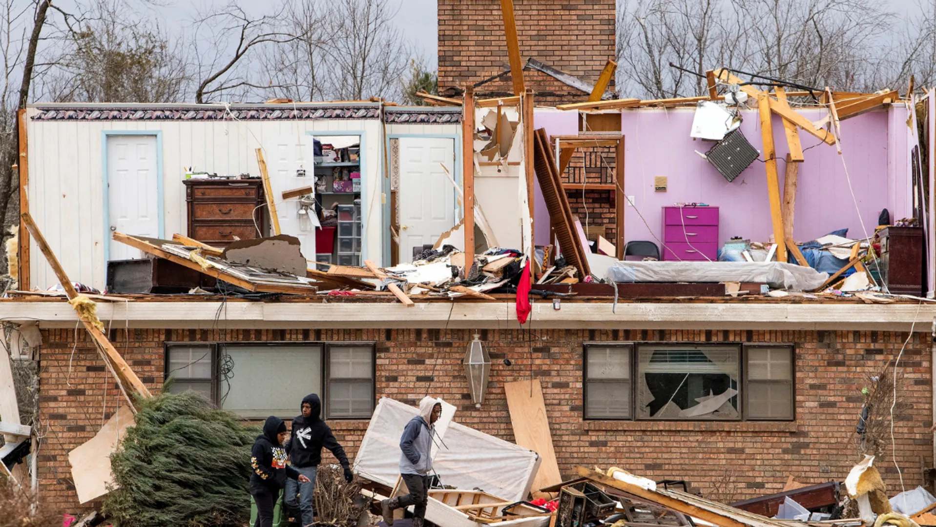 At least 23 dead as tornadoes, severe storms ravage central US