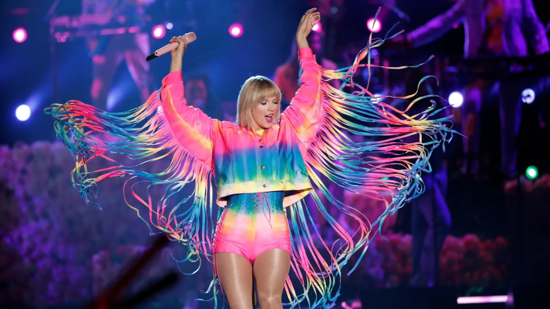 Taylor Swift set to return to stage in London after Vienna concert plot