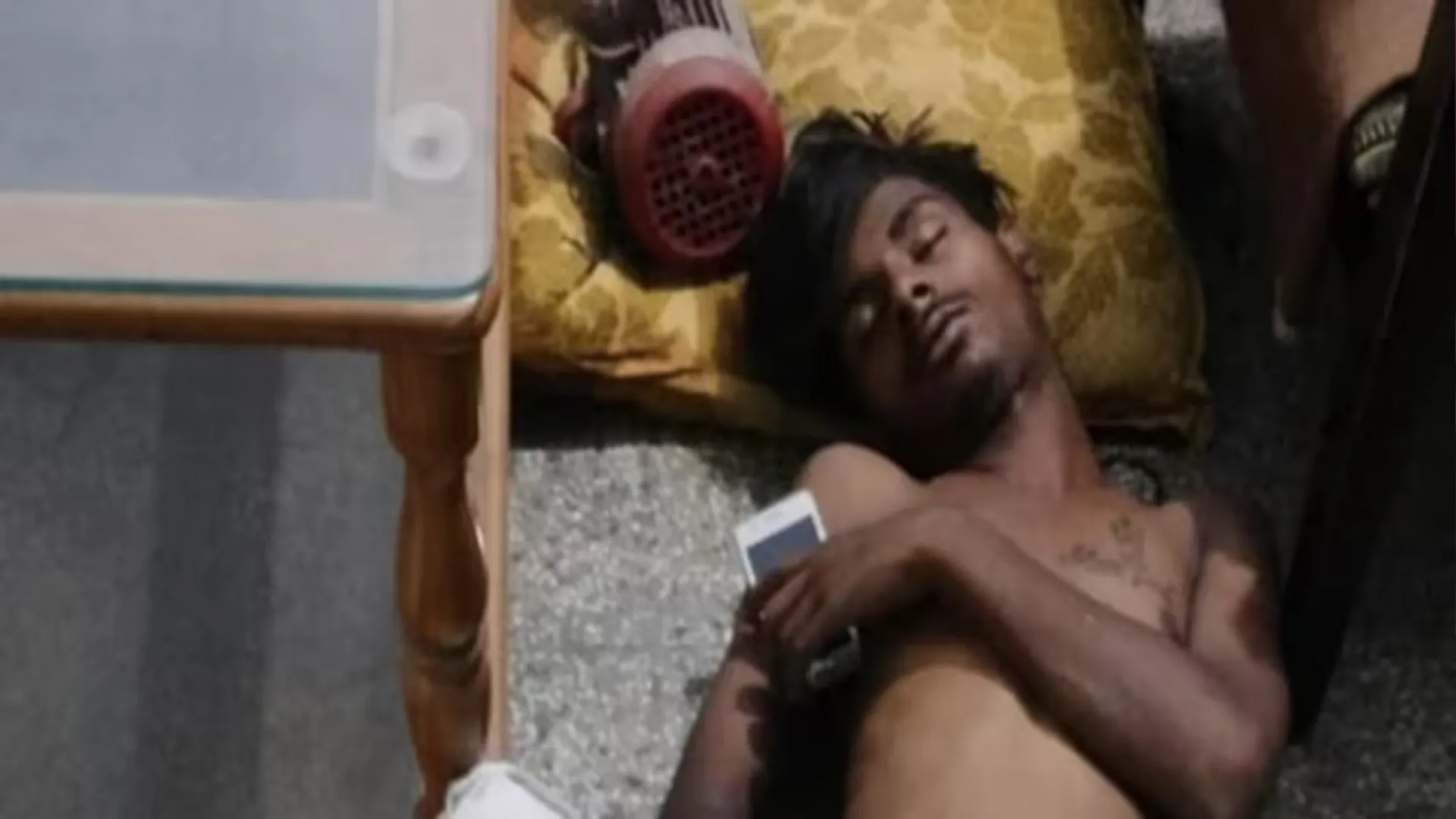A bizarre theft! Robber falls asleep while in action, gets arrested next day