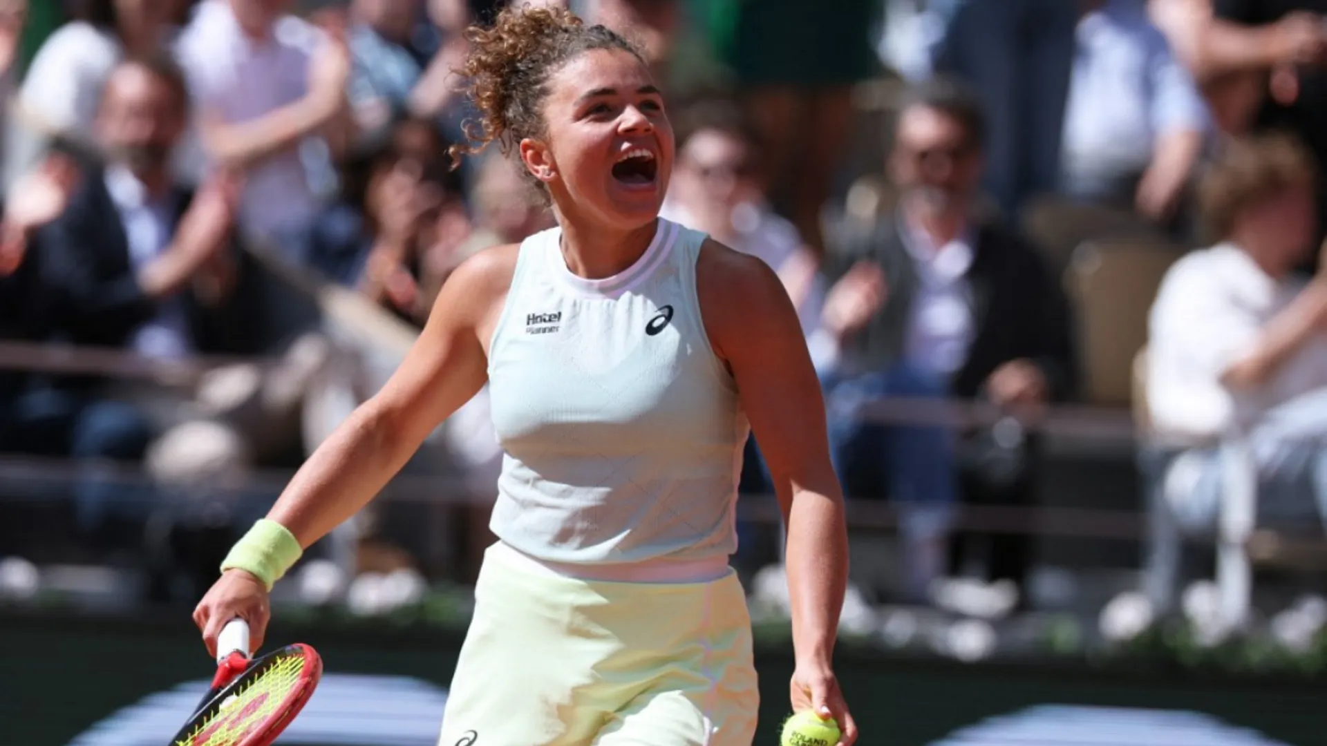 French Open: Jasmine Paolini downs Elena Rybakina to secure semifinal spot