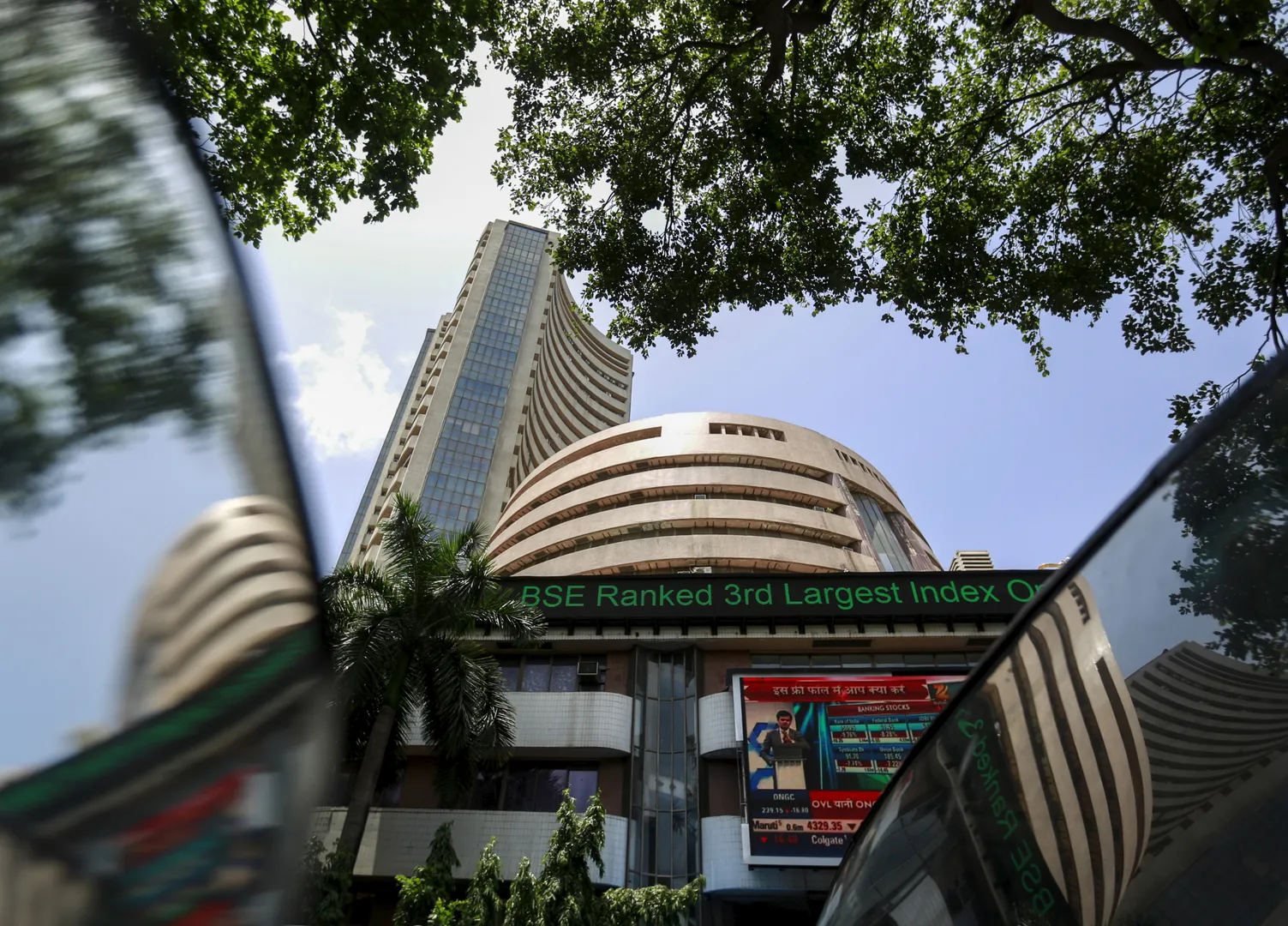 Bloodbath in Indian stocks as benchmark indices crash from record highs