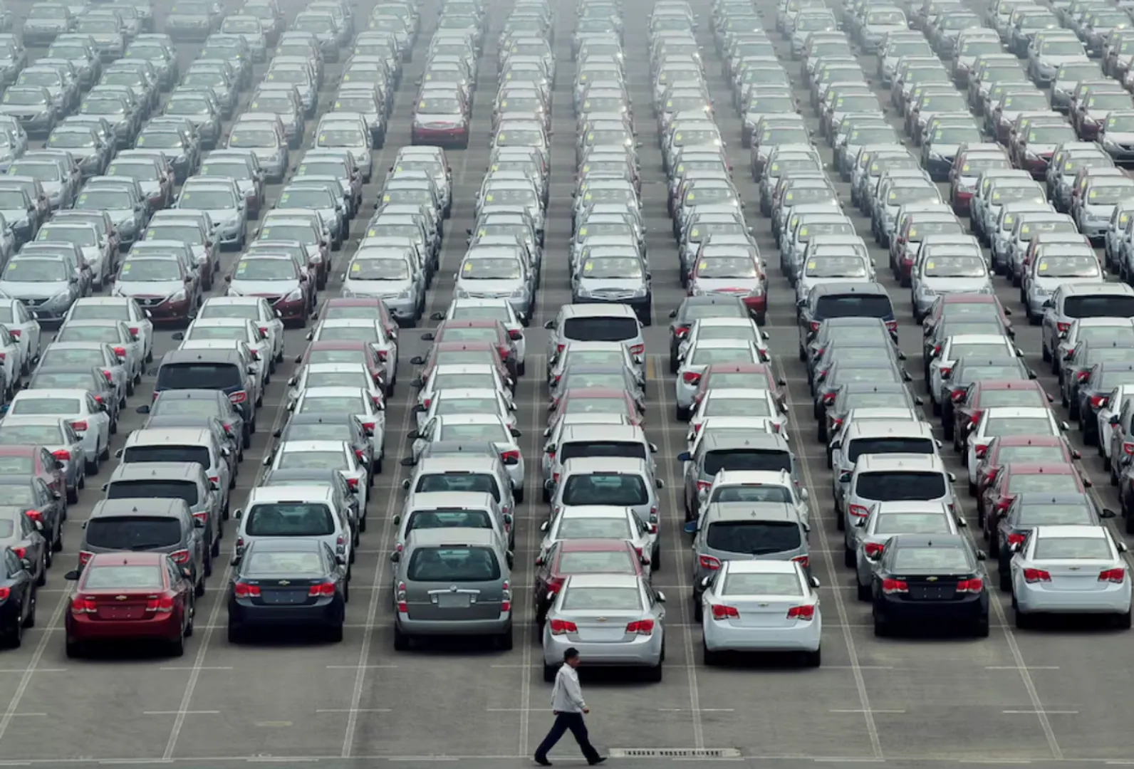 Auto sector contributes nearly 15 per cent to total GST, says SIAM president