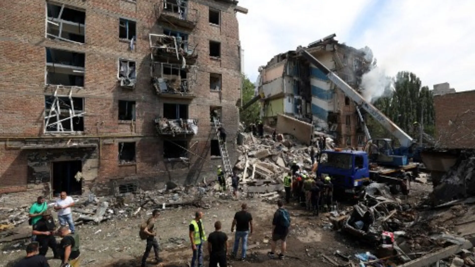 Ukrainian President Volodymyr Zelensky vows retaliation after Russian attack on children's hospital