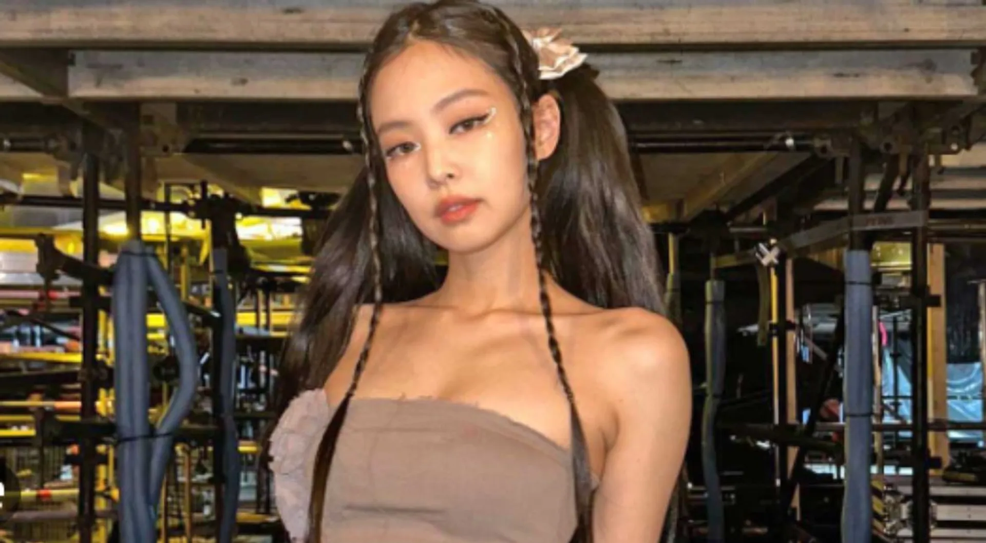 Blackpink's Jennie enjoys Italian vacation as her agency apologises for VIRAL VAPING incident