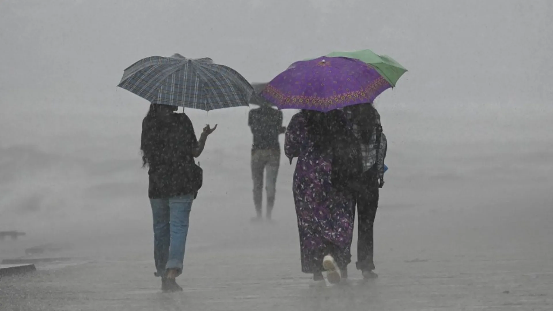 Mumbai, Thane rains: IMD issues red alert in 4 Maharashtra districts for heavy rains on July 14