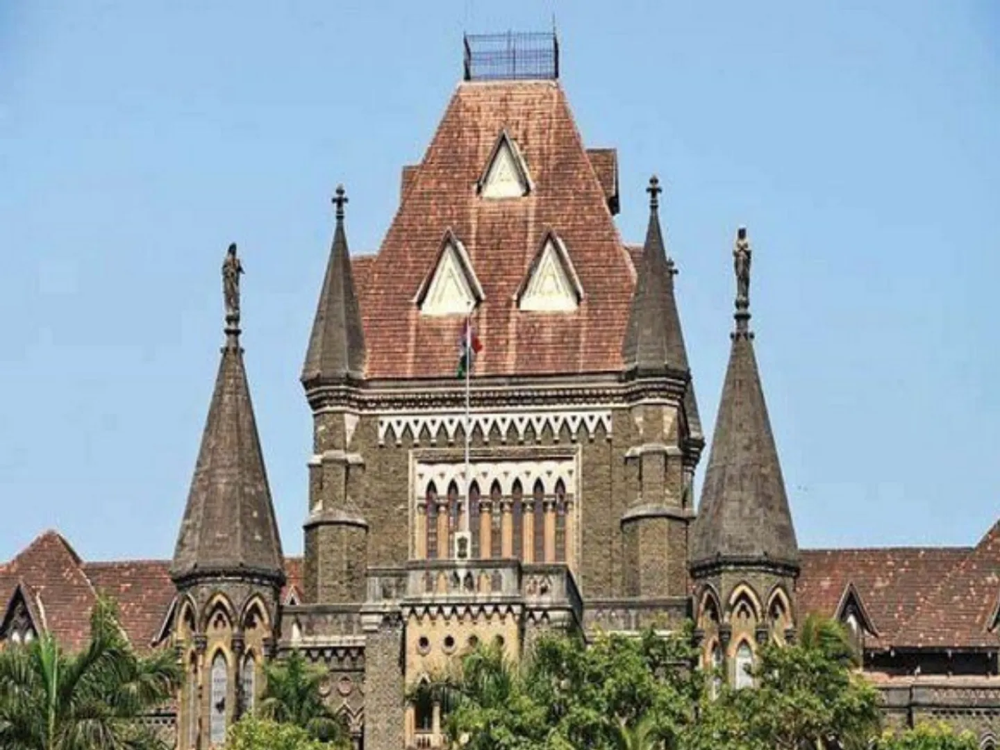 'Cannot be termed an encounter': Bombay HC pulls up Mumbai Police over Badlapur accusedâs death