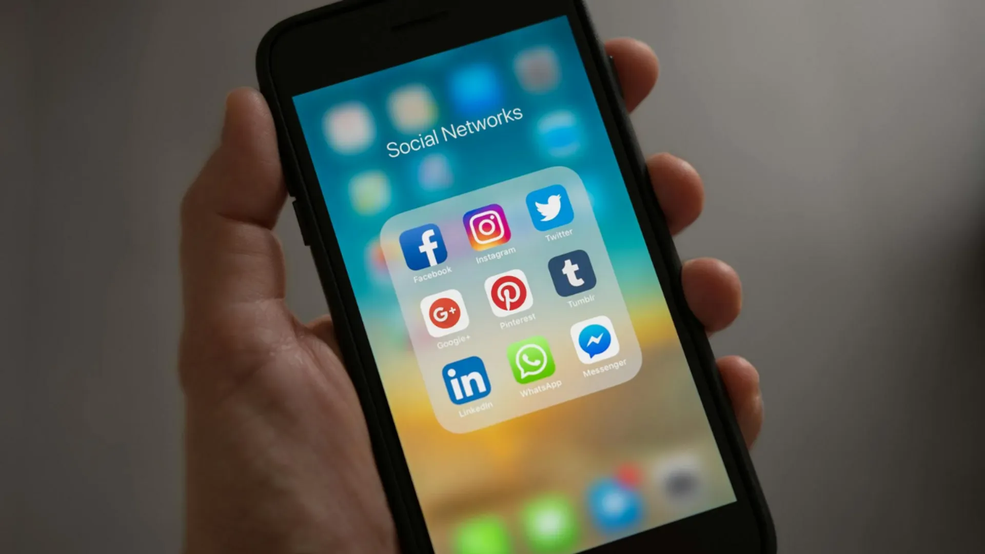 Canada man sues social networking sites Meta, TikTok, and Reddit for being addictive