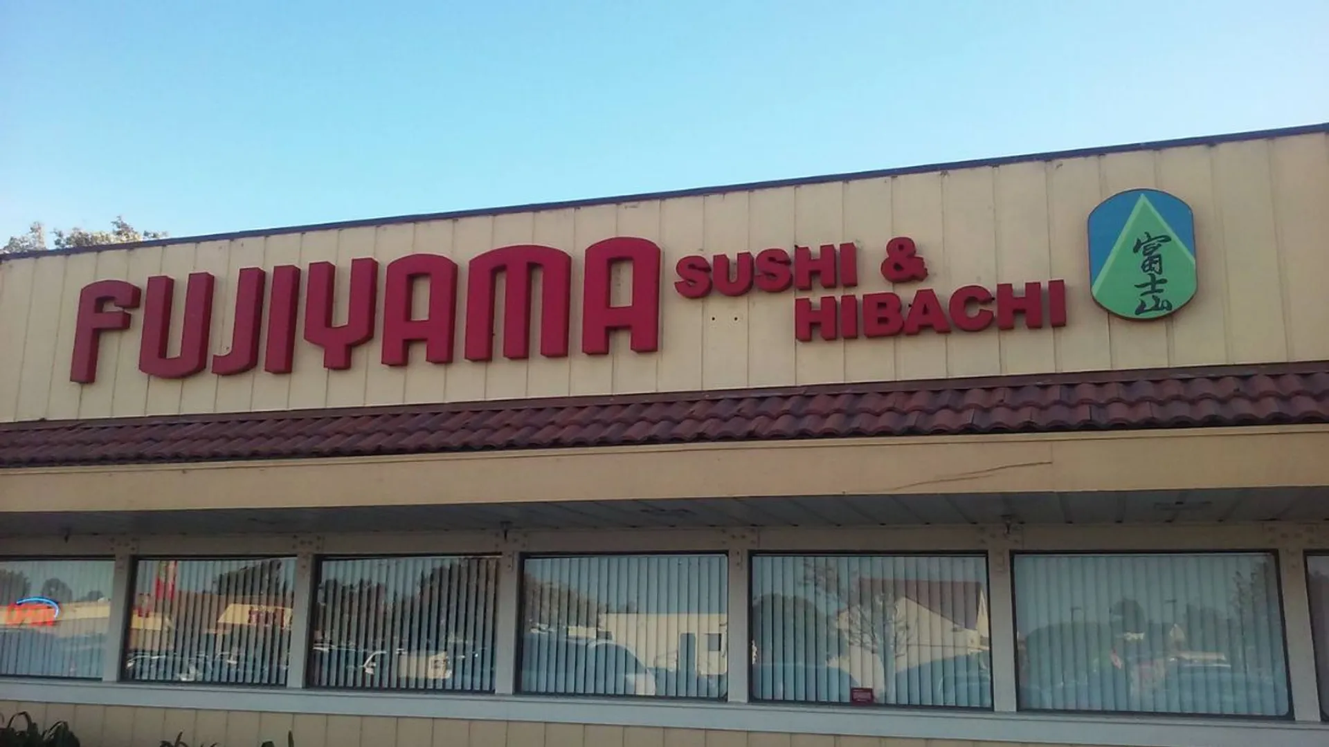 Toddler lands in ER after being served wine instead of apple juice at California restaurant