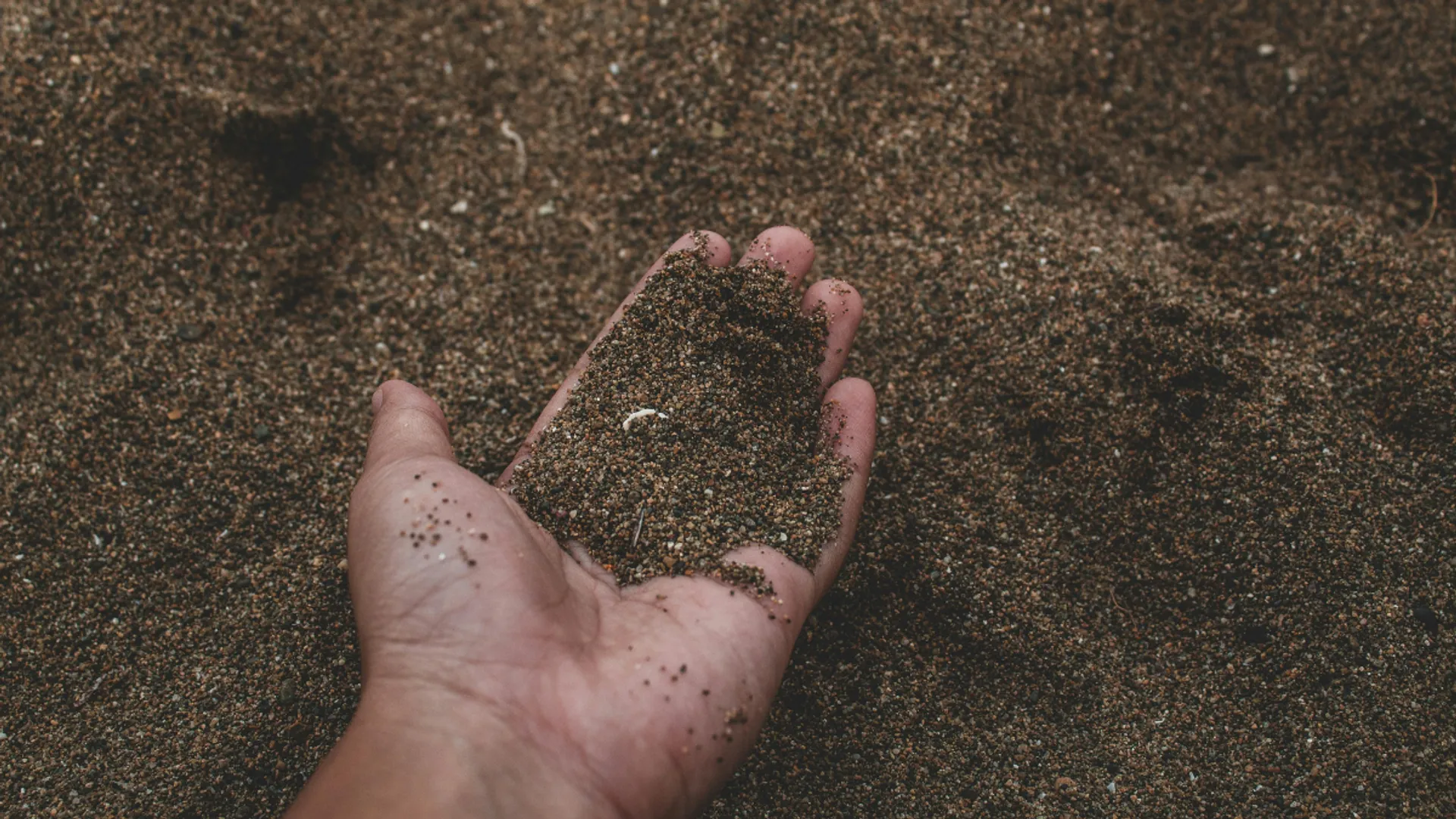 People are eating mud on social media claiming it has health and beauty benefits