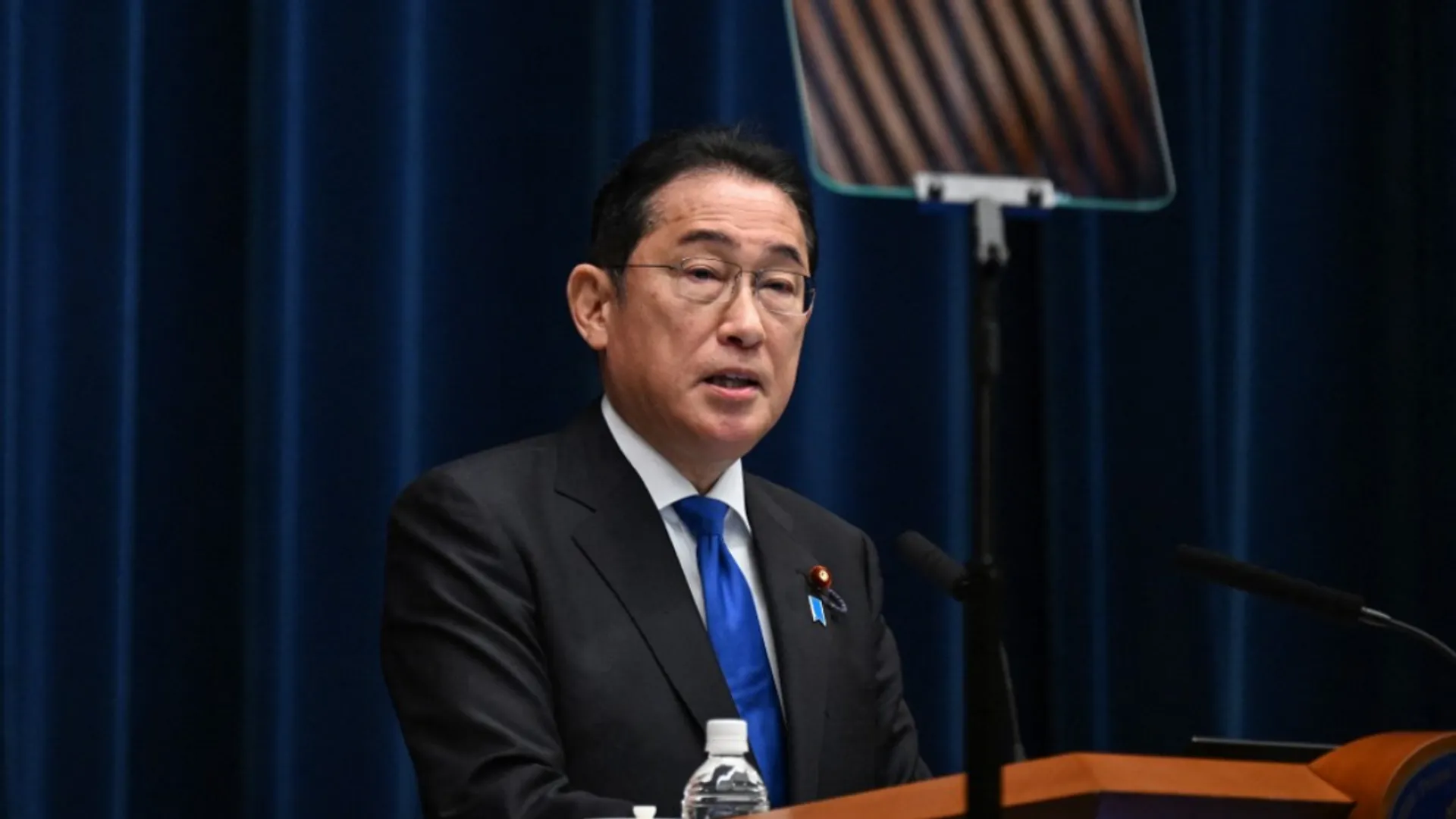 Japan PM demands explanation from Beijing over boyâs stabbing at Japanese school in China