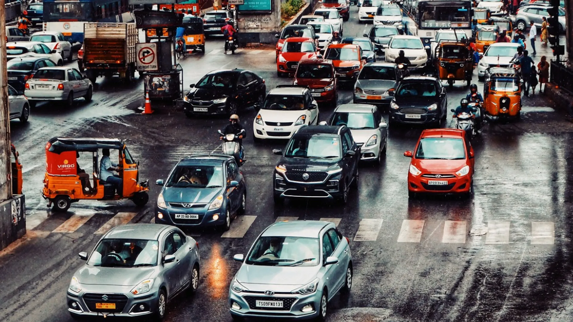 Traffic rules violation tops 40 per cent as drivers go without helmets