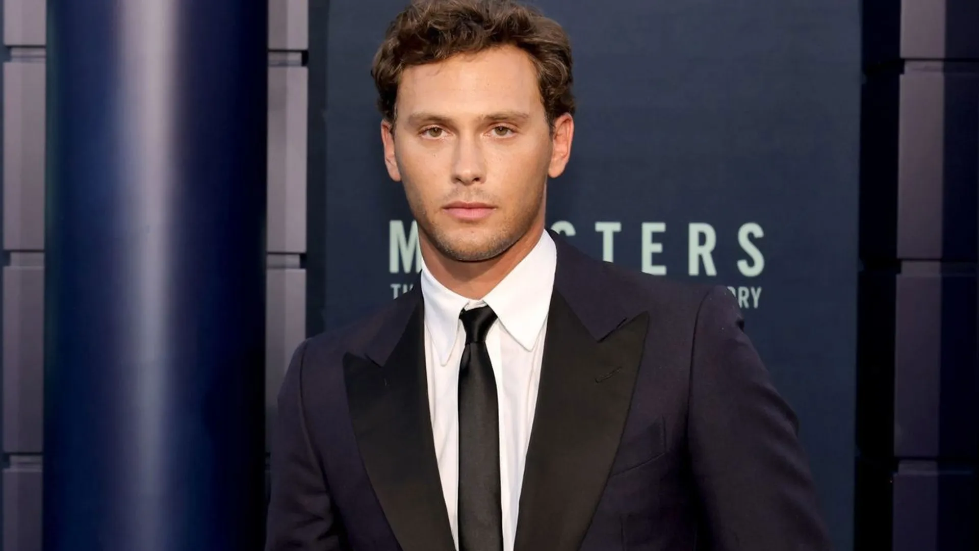 Cooper Koch didn't use a prosthetic in Monsters' nude shower scene
