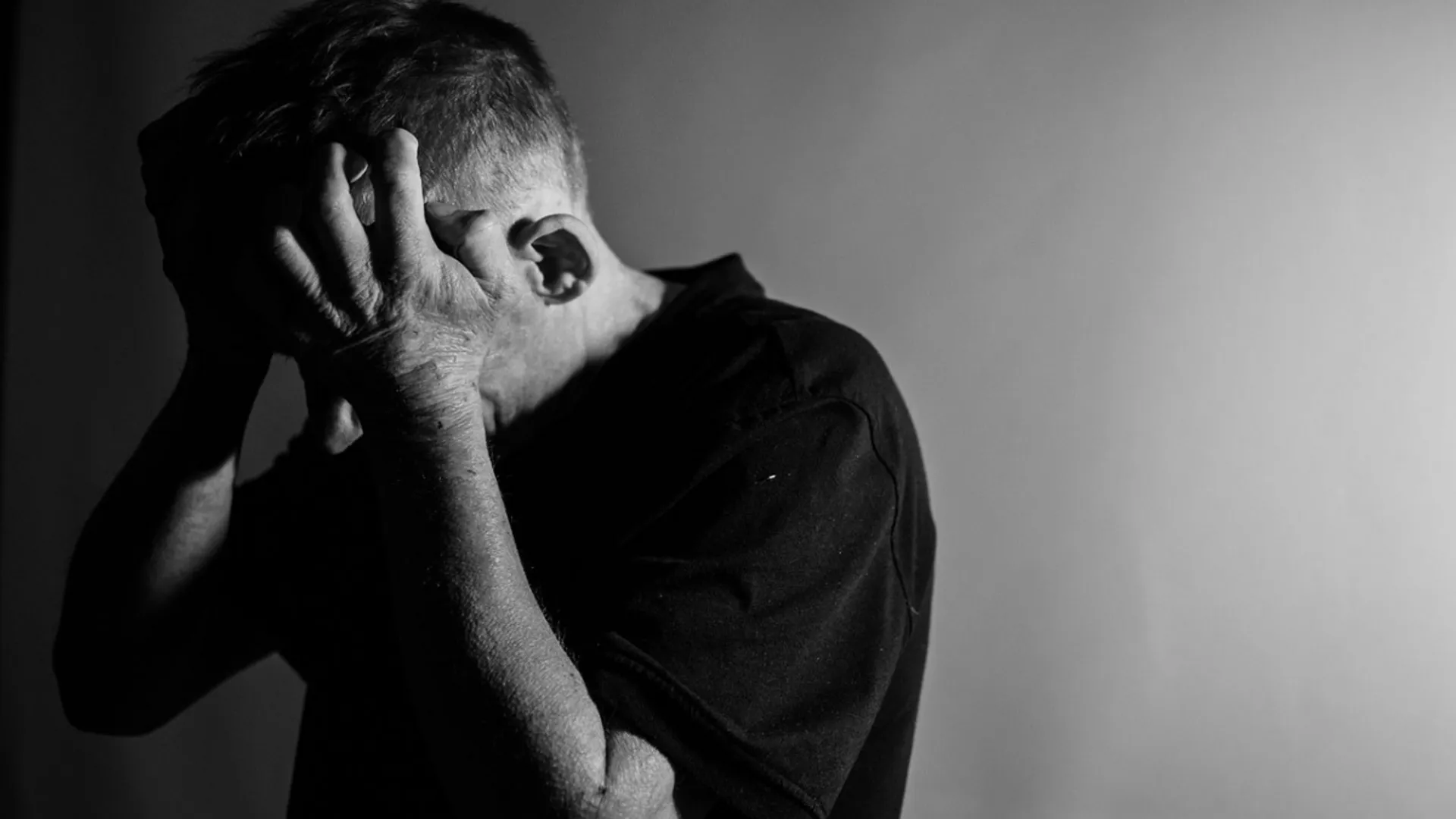 Bajaj employee dies by suicide, cites âwork pressureâ and âno sleep for 45 daysâ for his extreme step