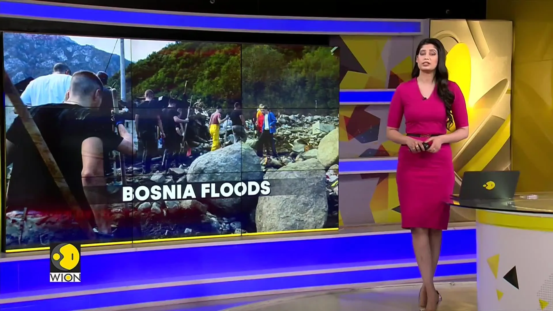 Hundreds Attend Funeral of Flood Victims