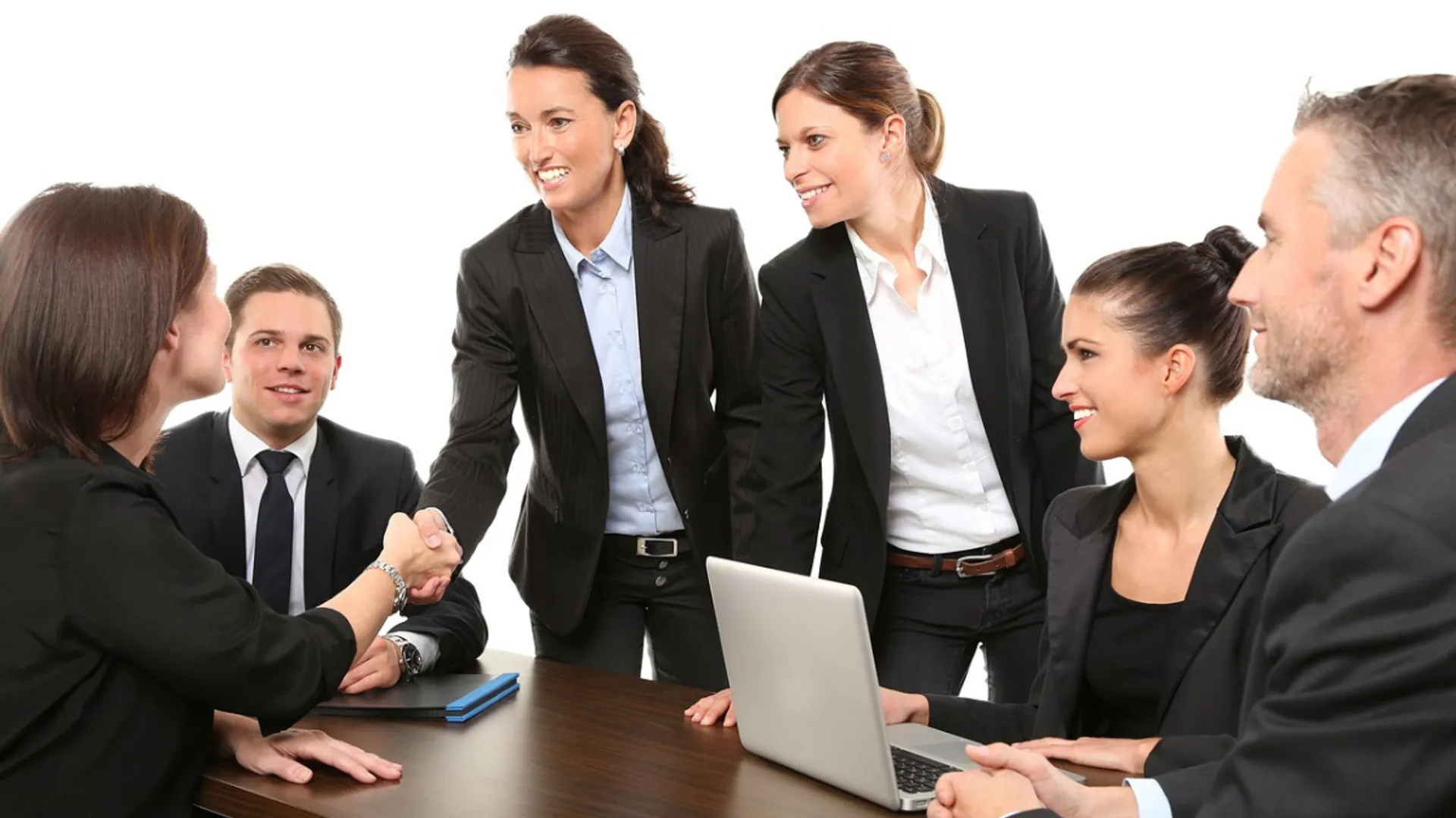 Boss refuses to say hello three times to employee, latter gets compensation