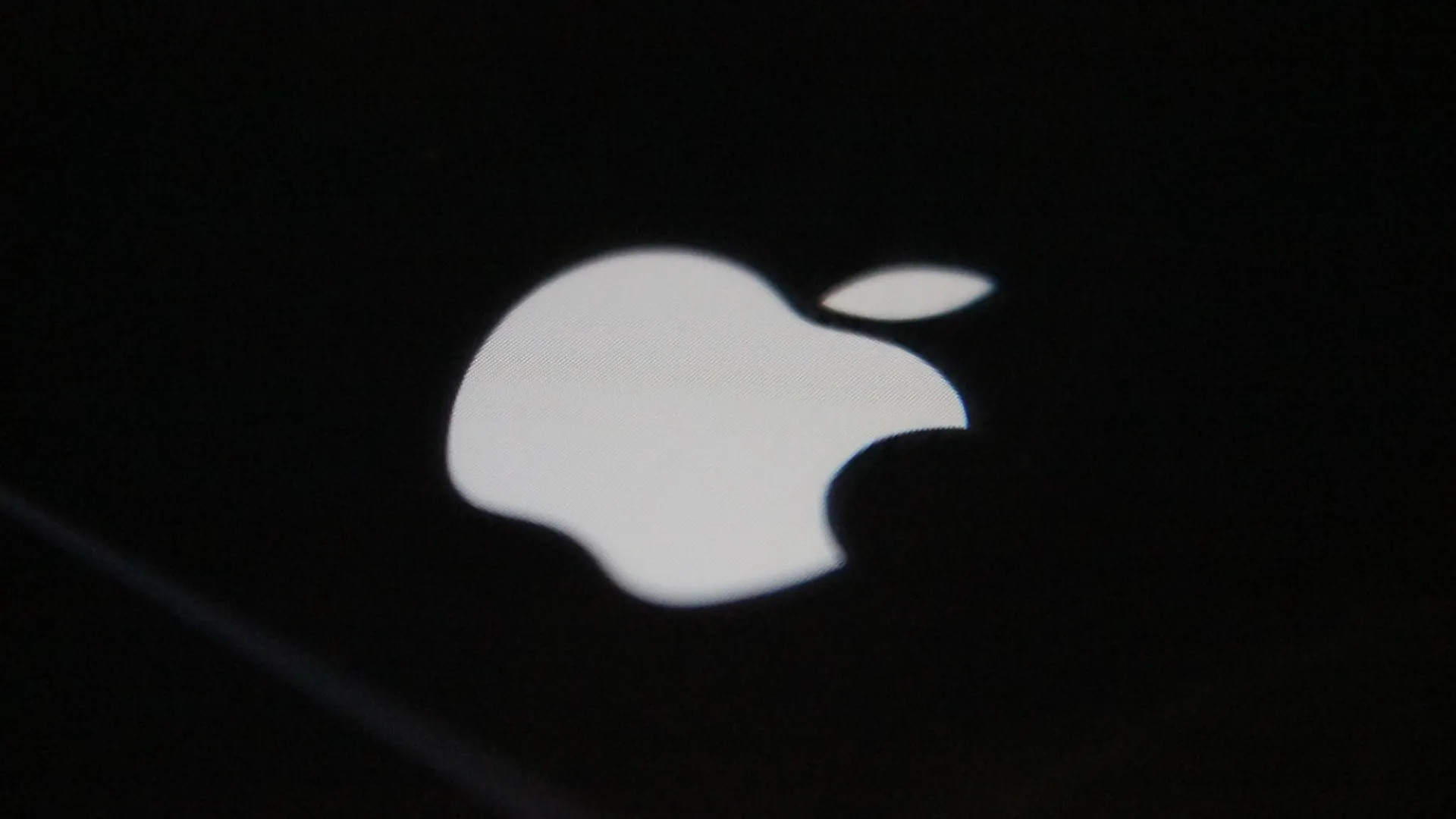 Indonesia stops sales of iPhone 16 over lack of Apple investment in country