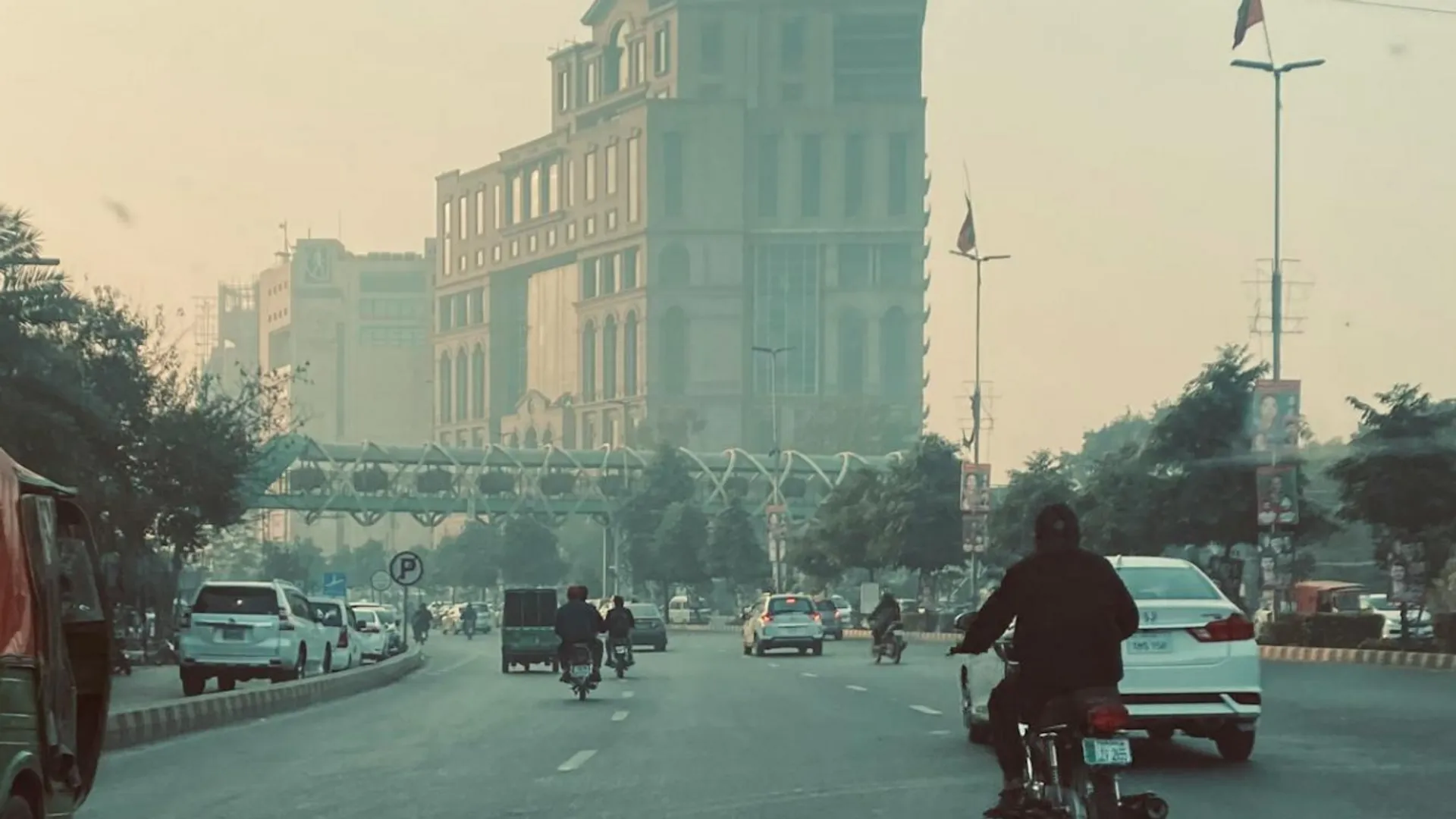 At 1600 AQI, Lahore becomes world’s most polluted city as smog crisis deepens