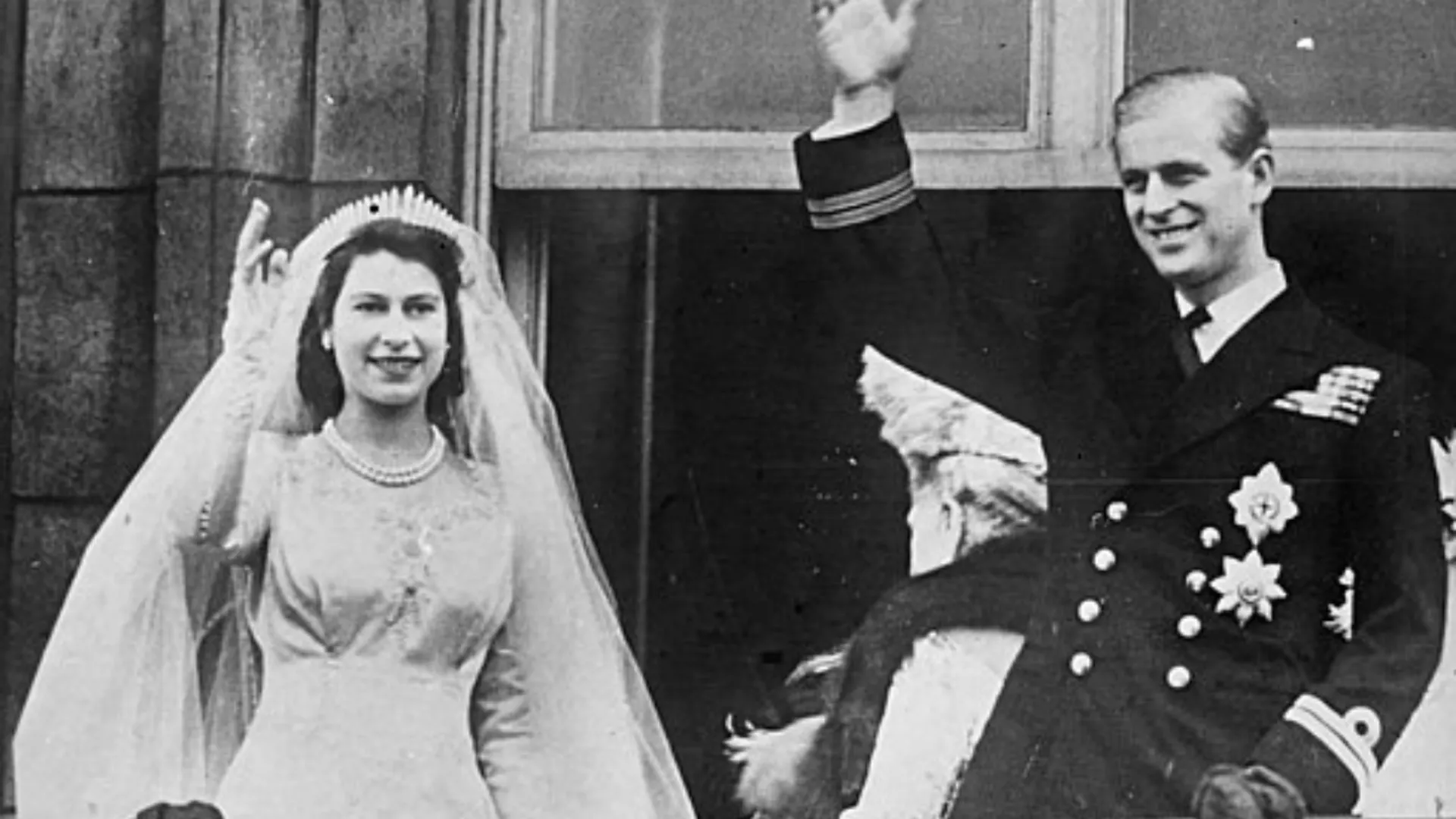 Slice of royal wedding cake from 1947 fetches $2,800 at an auction