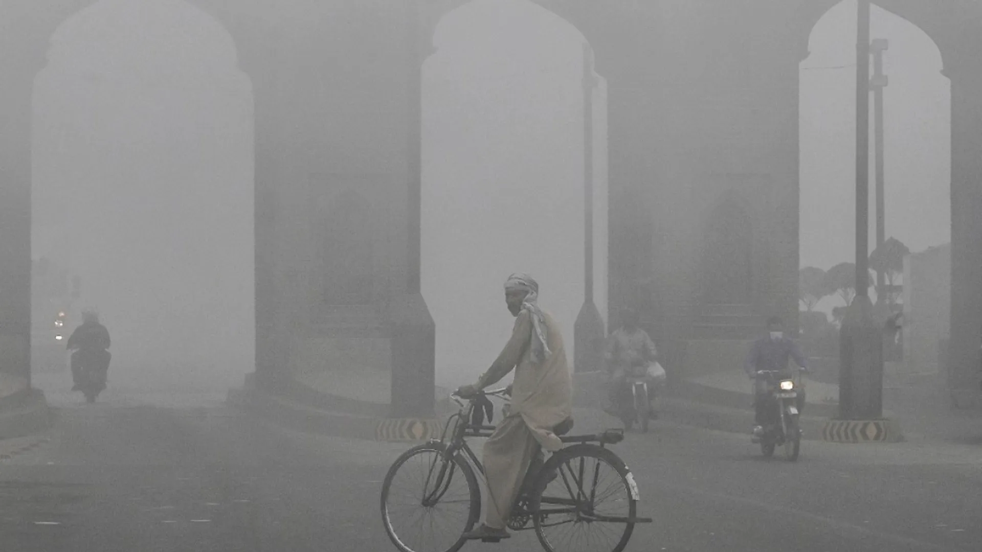 Pakistan's cities record highest AQI, triggering anxiety and anguish
