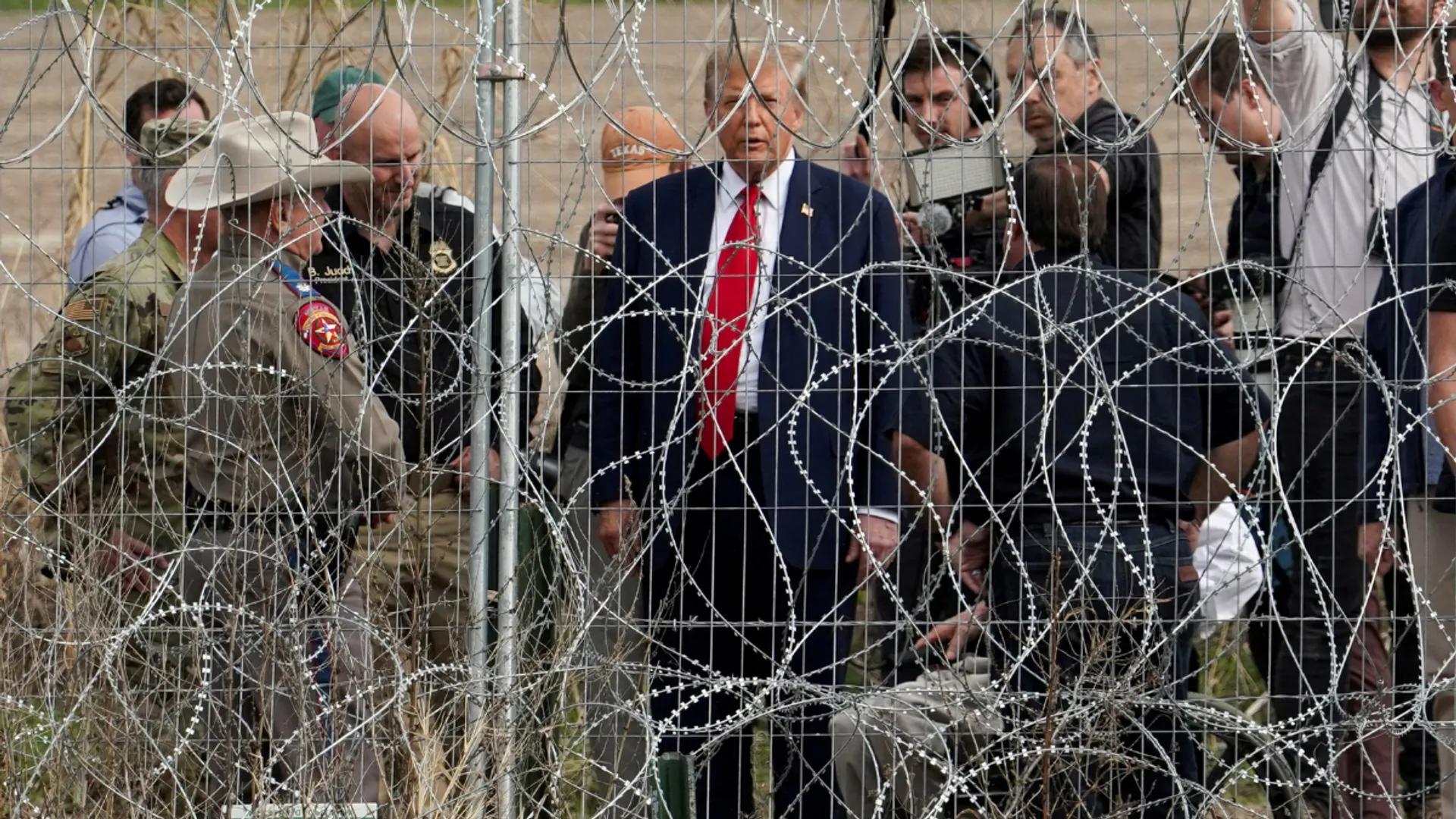 Morning brief: Trump picks Keith Kellogg as Ukraine envoy; Trump's team receives bomb threats, and more