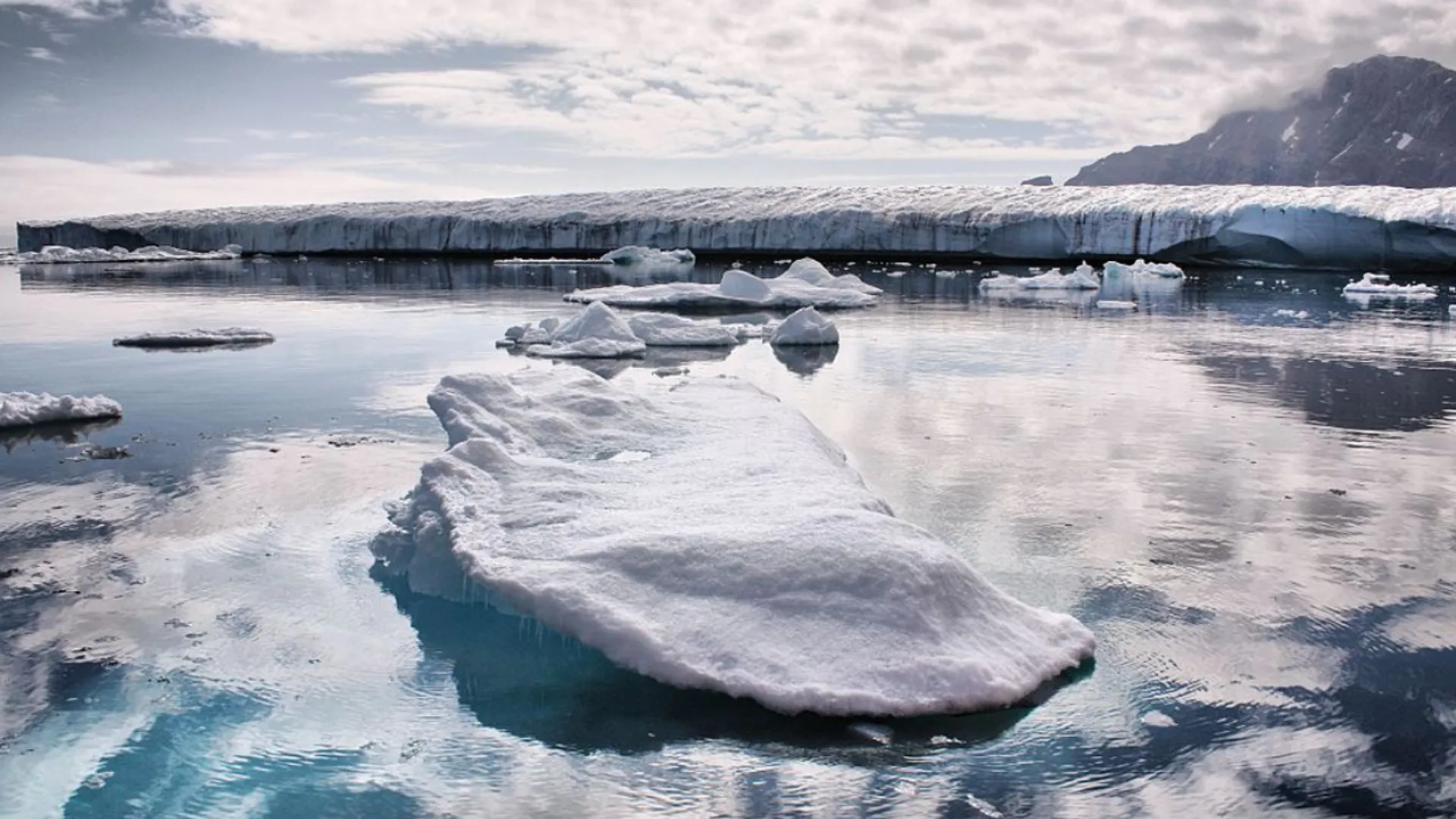 NASA spots strange structure lurking 100 feet below Greenland ice sheet