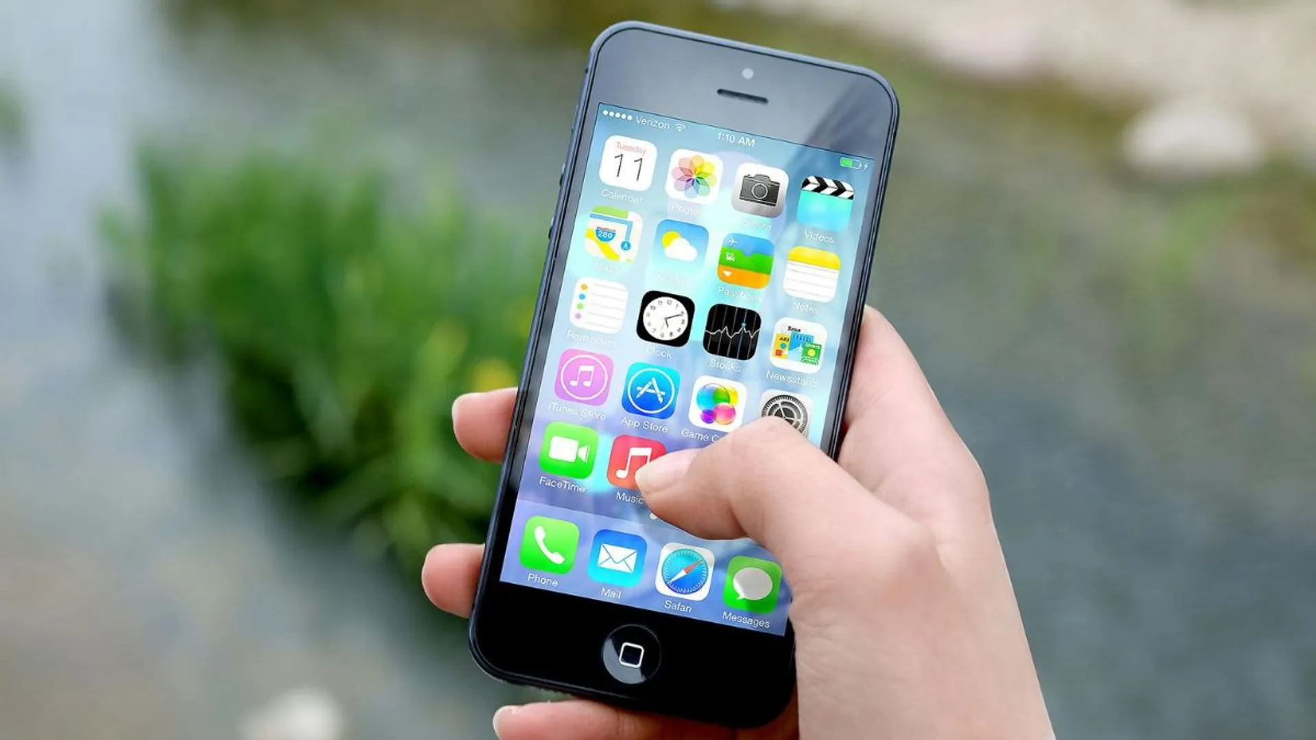 Are smartphones affecting parent-children bond? Here’s what study reveals