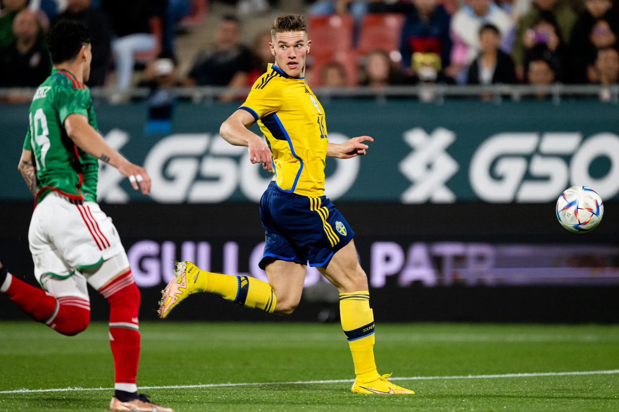 Gyokeres in action for sweden- Sportz Point.com