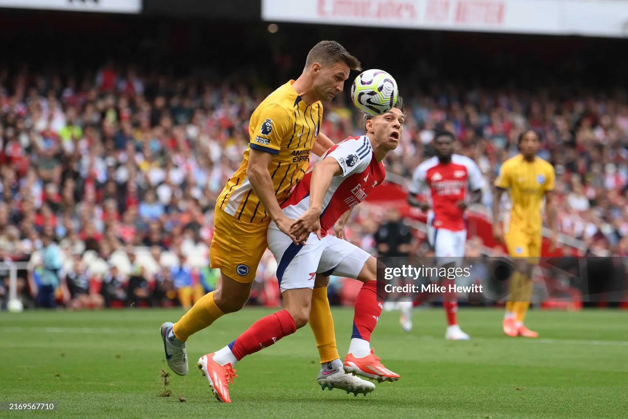 Arsenal vs Brighton: Trossard in action -sportzpoint.com