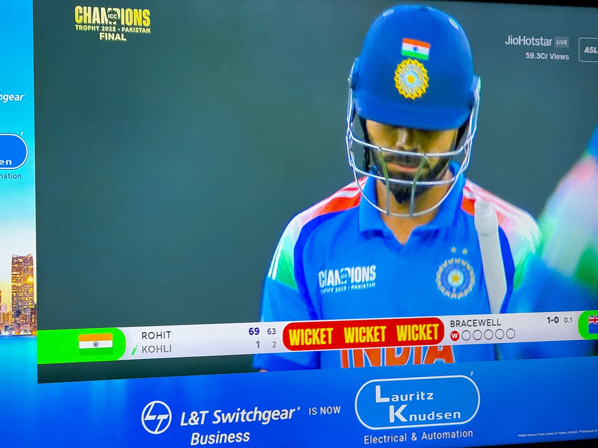 Virat Kohli OUT