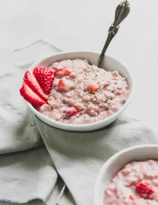 Strawberry Oatmeal - Stovetop Strawberry Oats Recipe