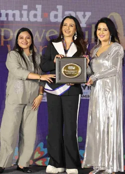Actress-singer Suchitra Krishnamoorthi ( centre ) with Amruta Fadnavis ( right)