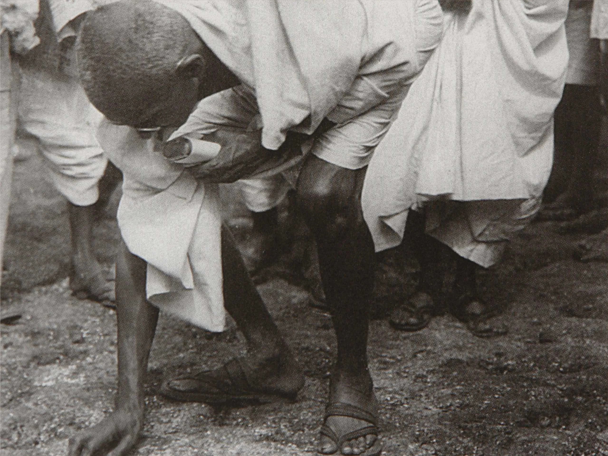 Gandhiji in dandi march